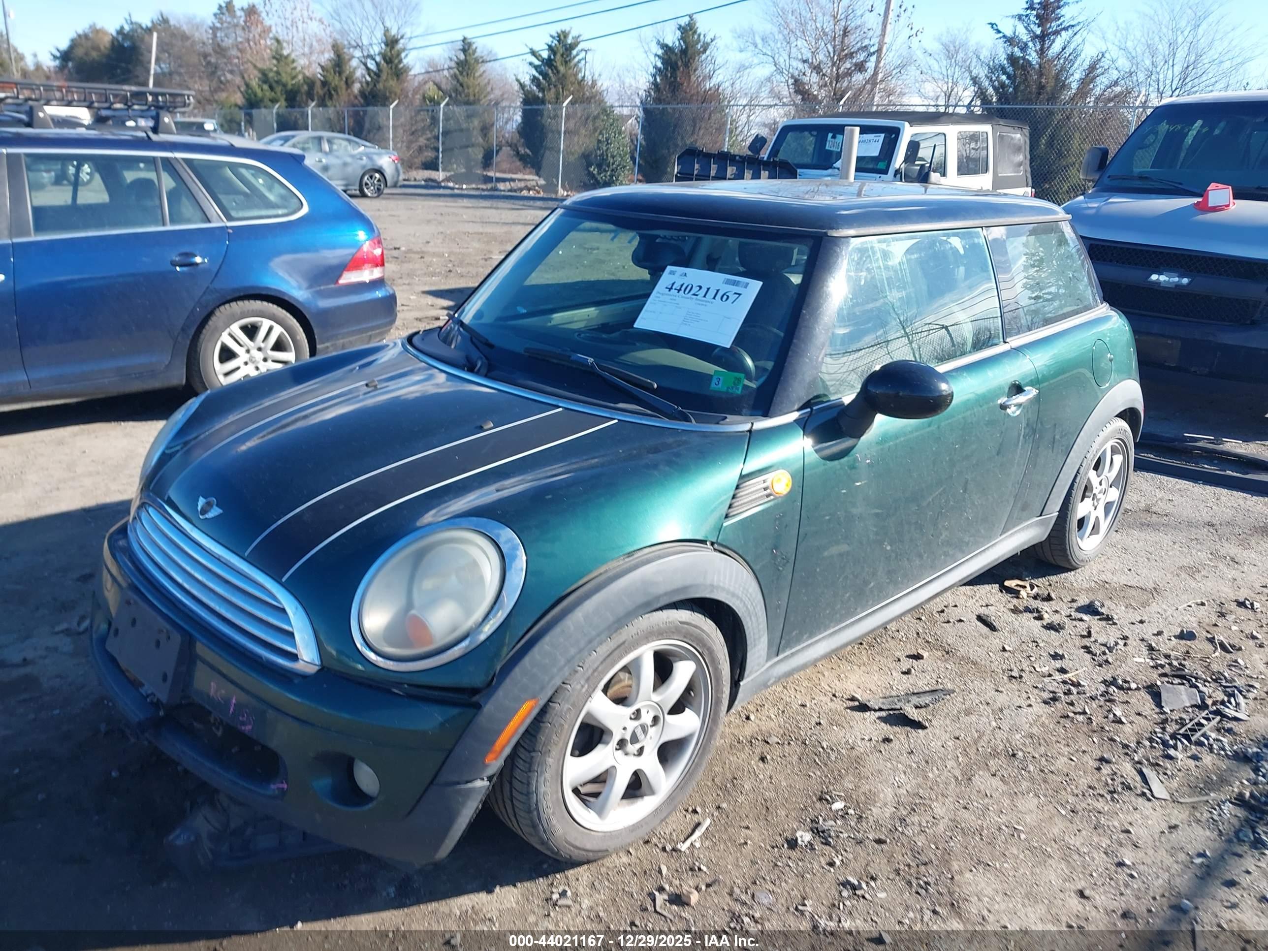 MINI COOPER image 2