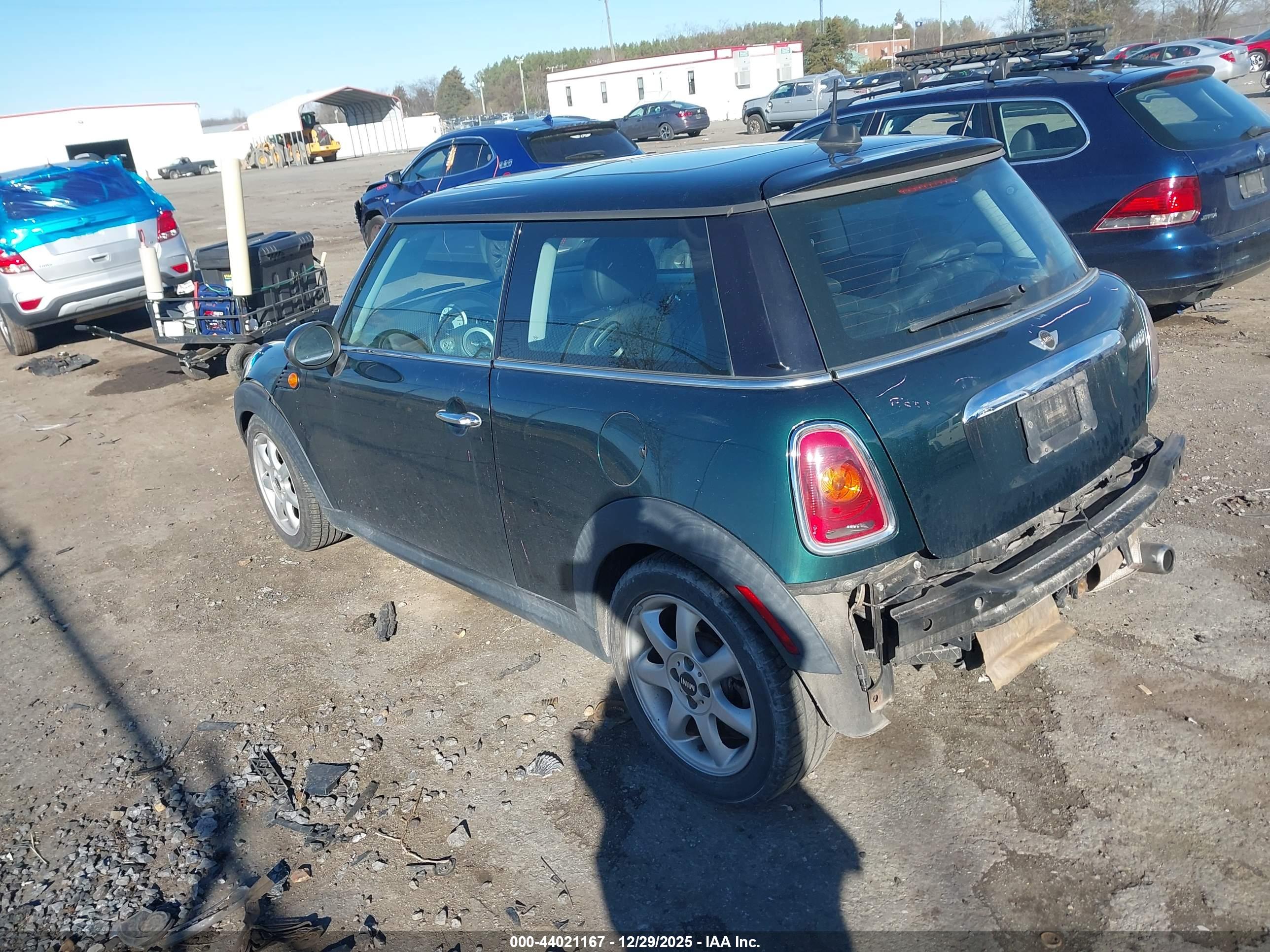 MINI COOPER image 3