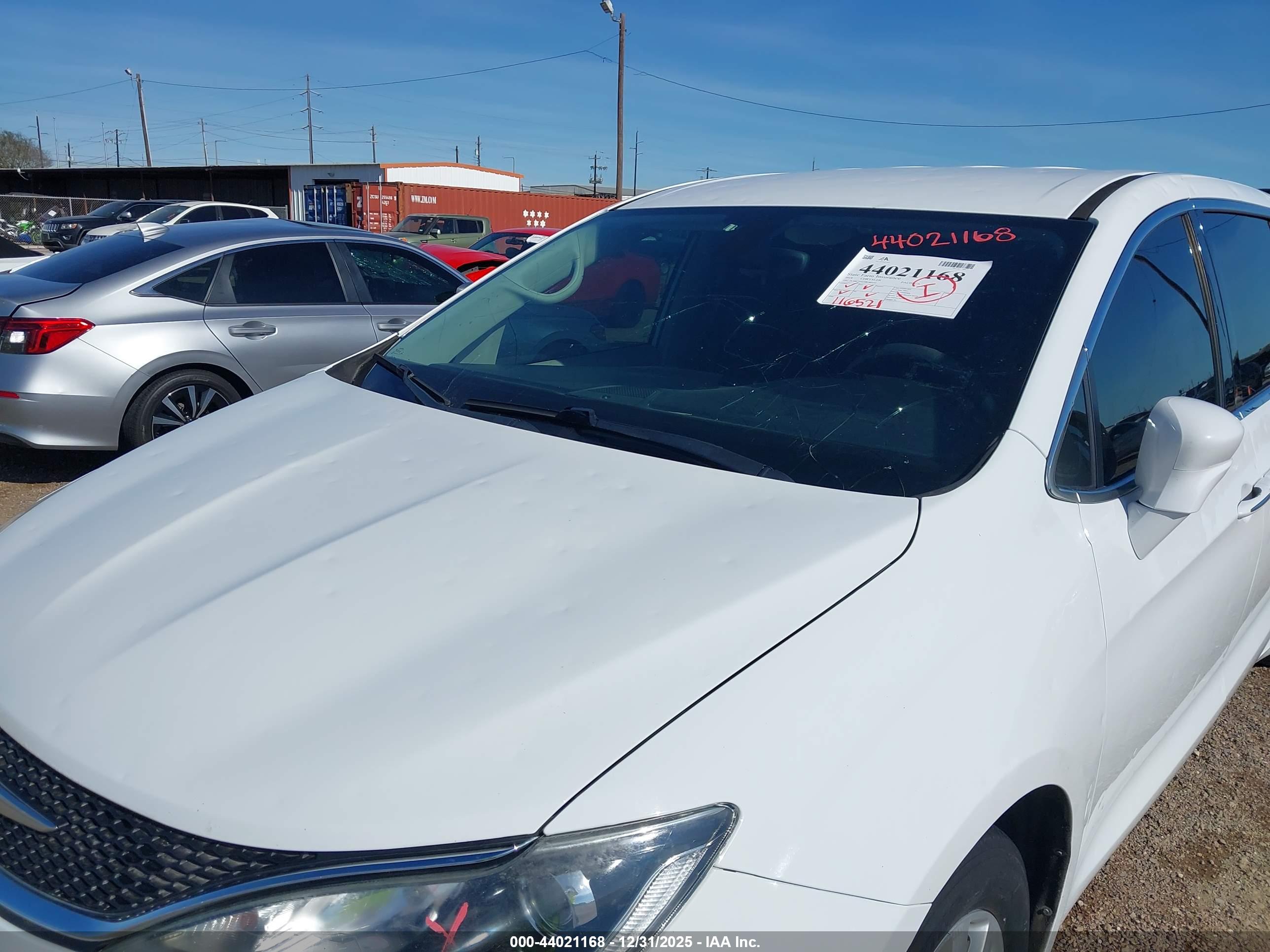 CHRYSLER PACIFICA image 6
