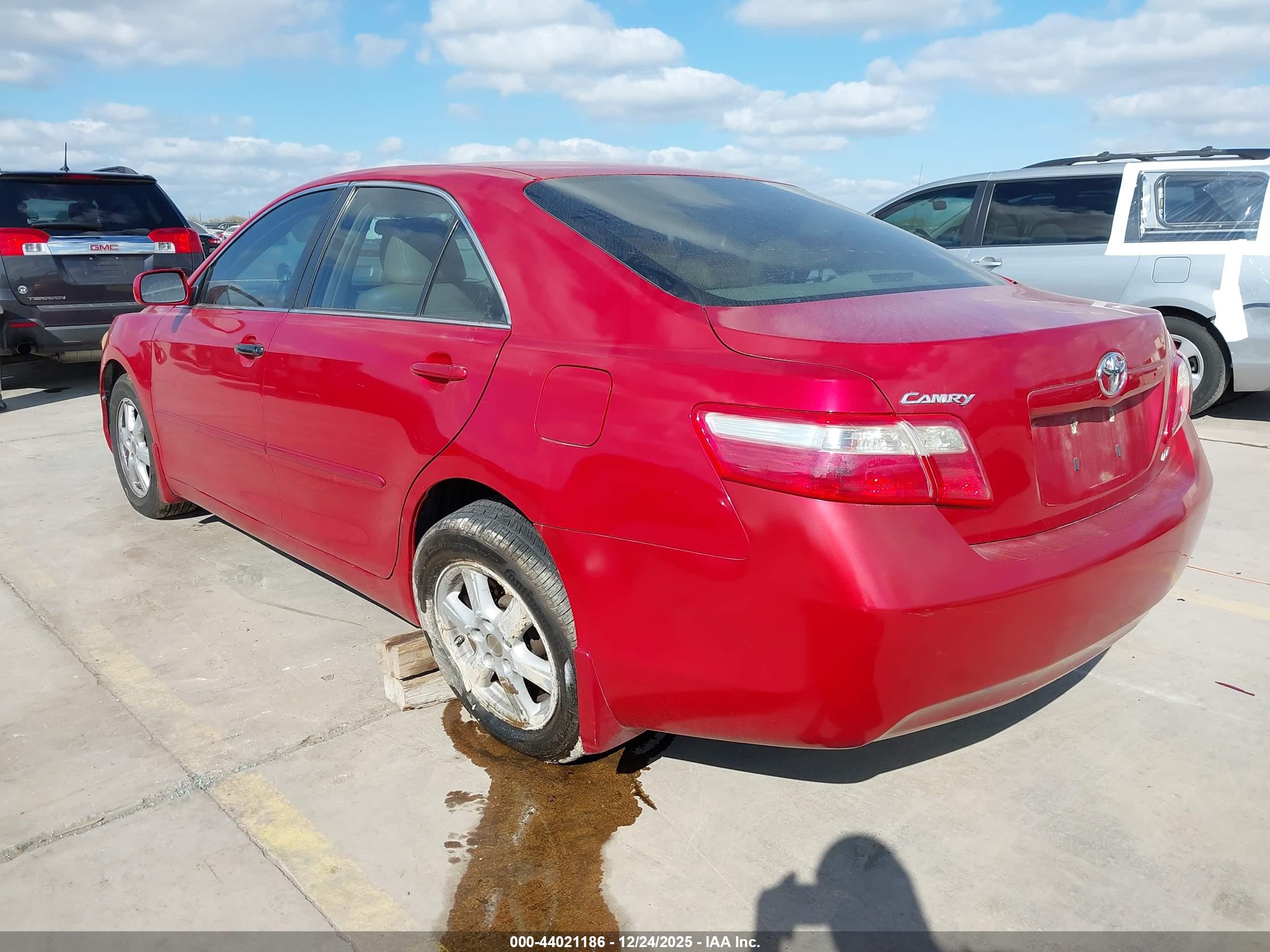 TOYOTA CAMRY image 3