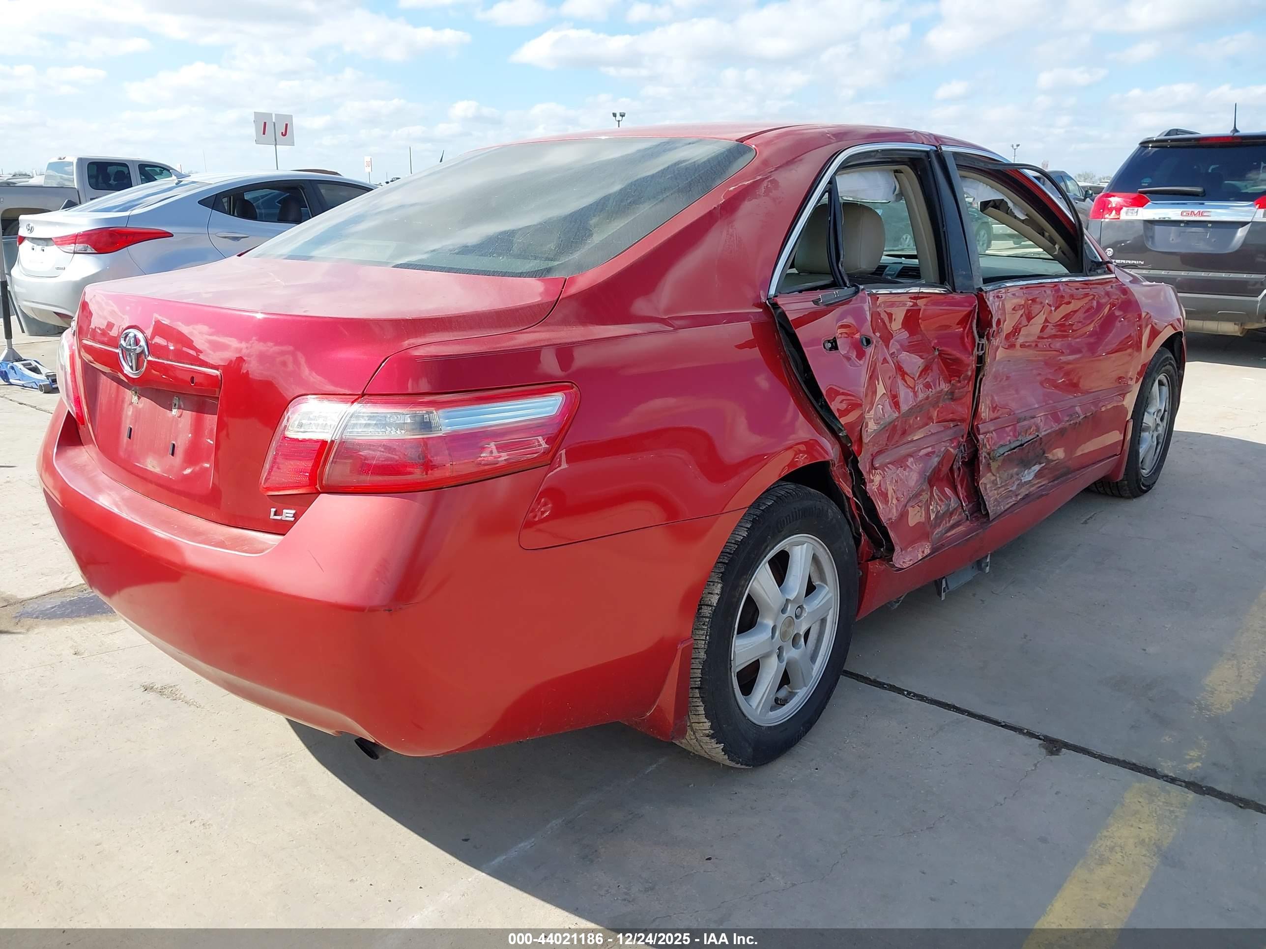 TOYOTA CAMRY image 4
