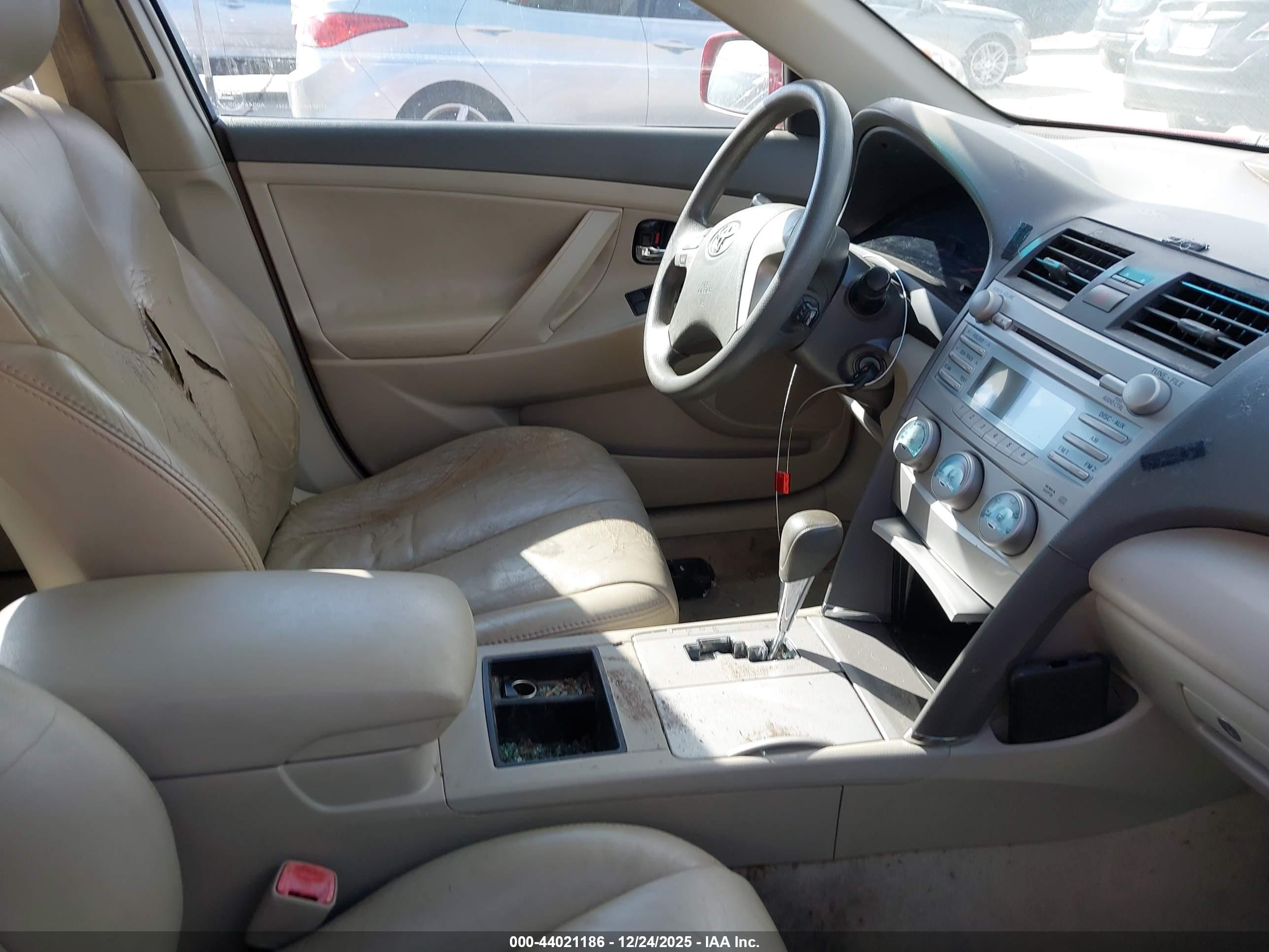 TOYOTA CAMRY image 5