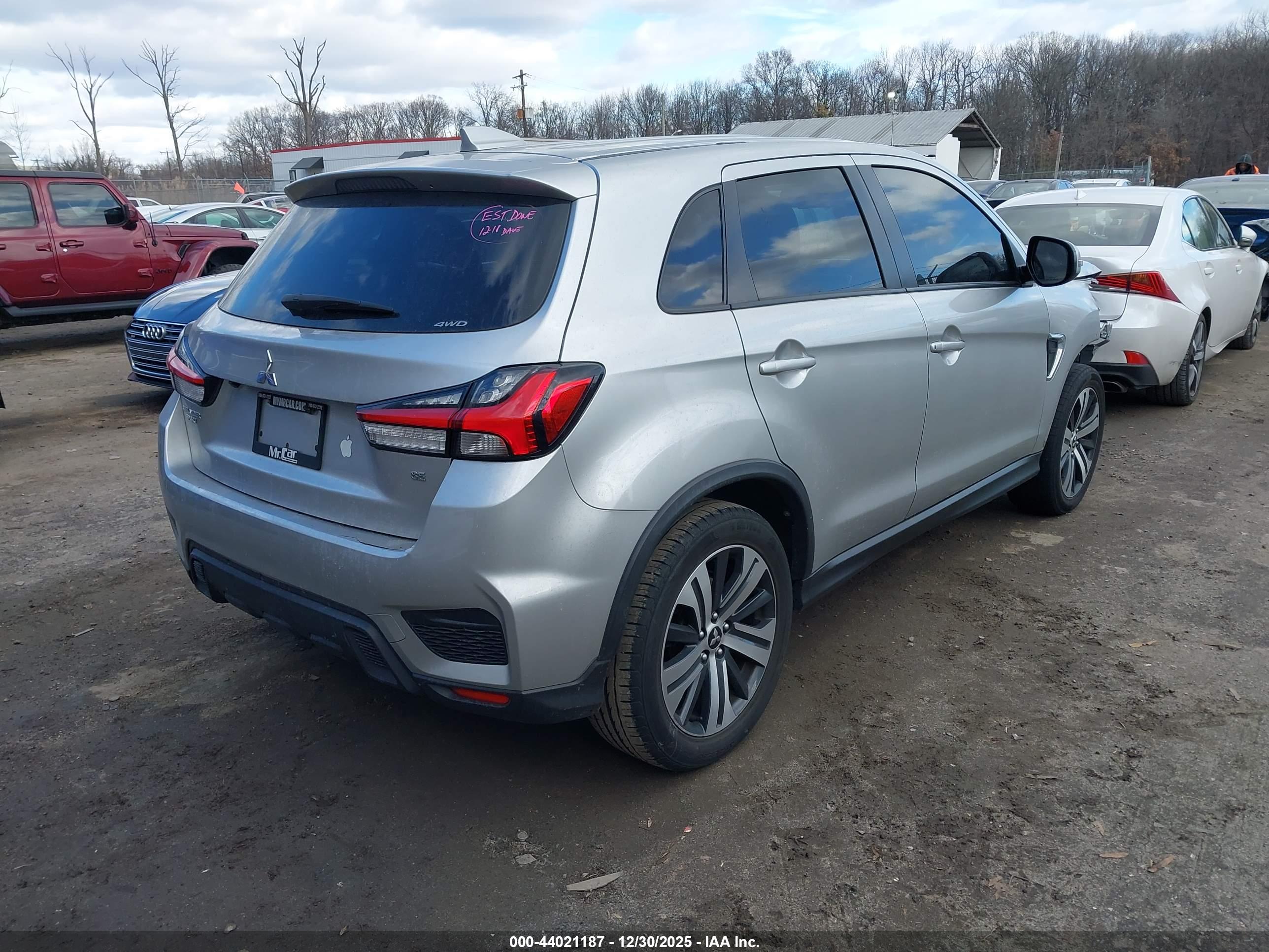 MITSUBISHI OUTLANDER image 4