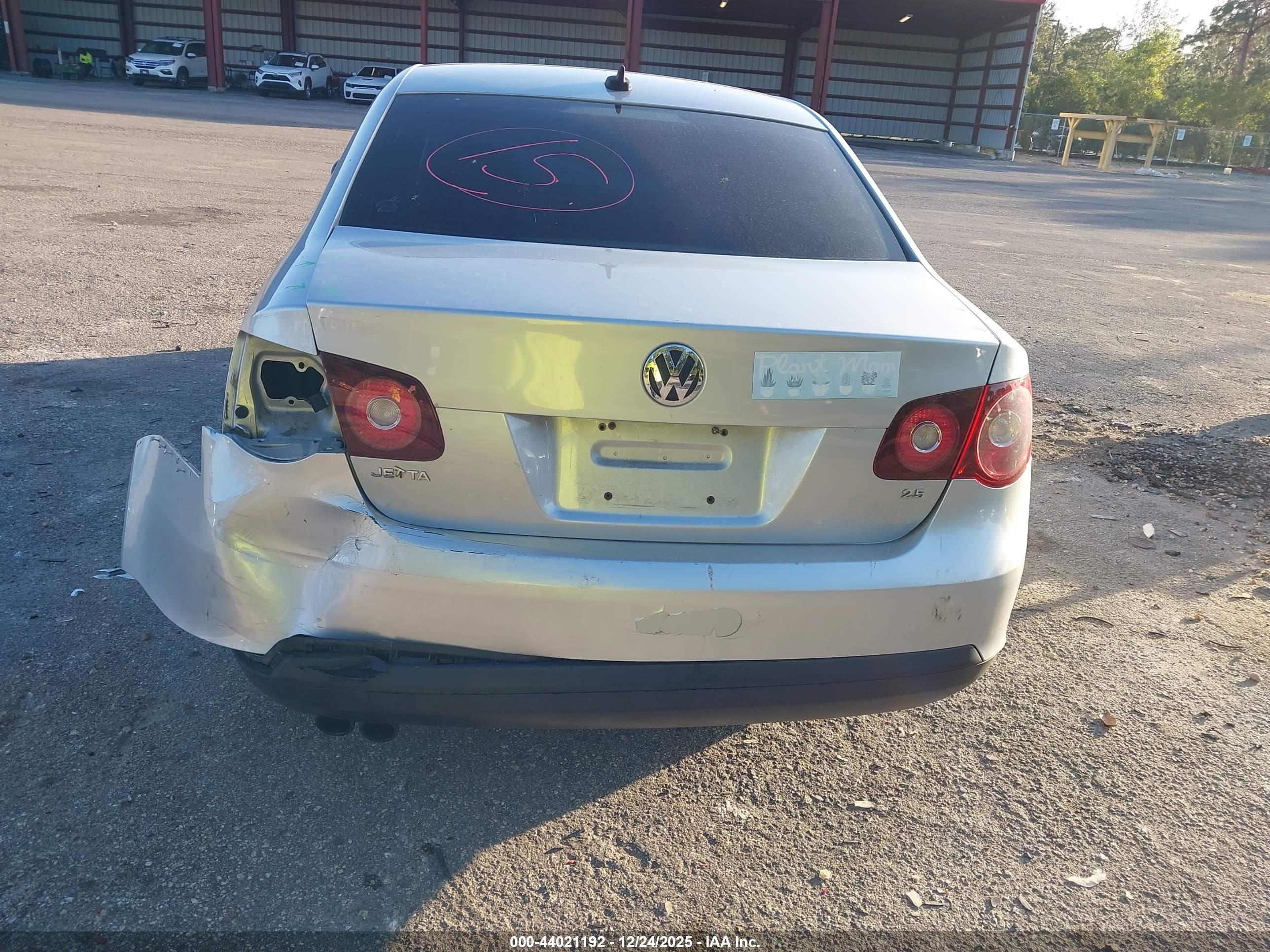 VOLKSWAGEN JETTA image 6