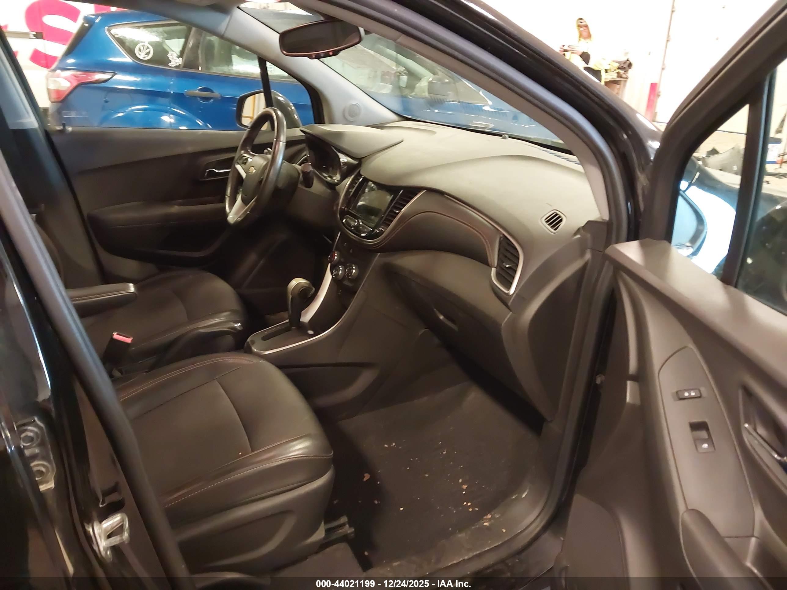 CHEVROLET TRAX image 5