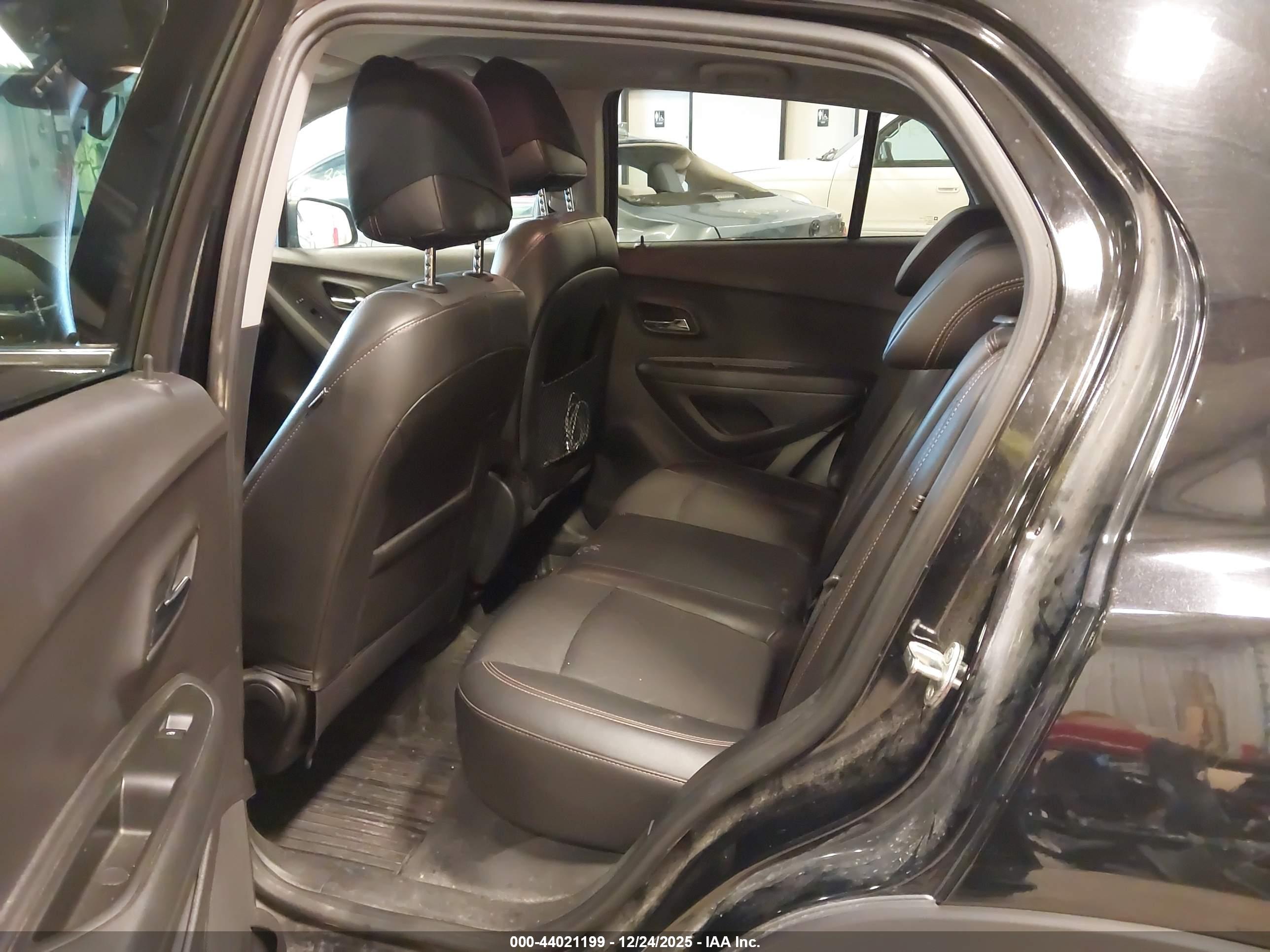 CHEVROLET TRAX image 8