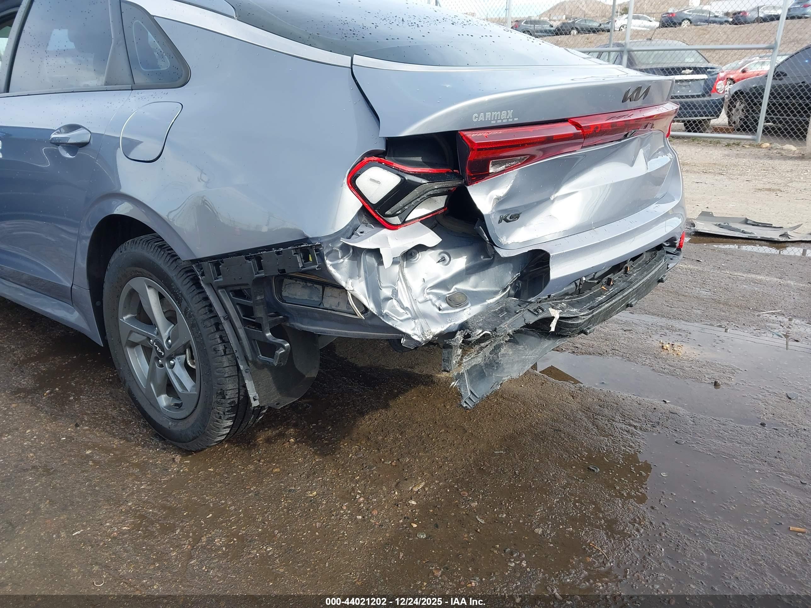 KIA K5 image 6