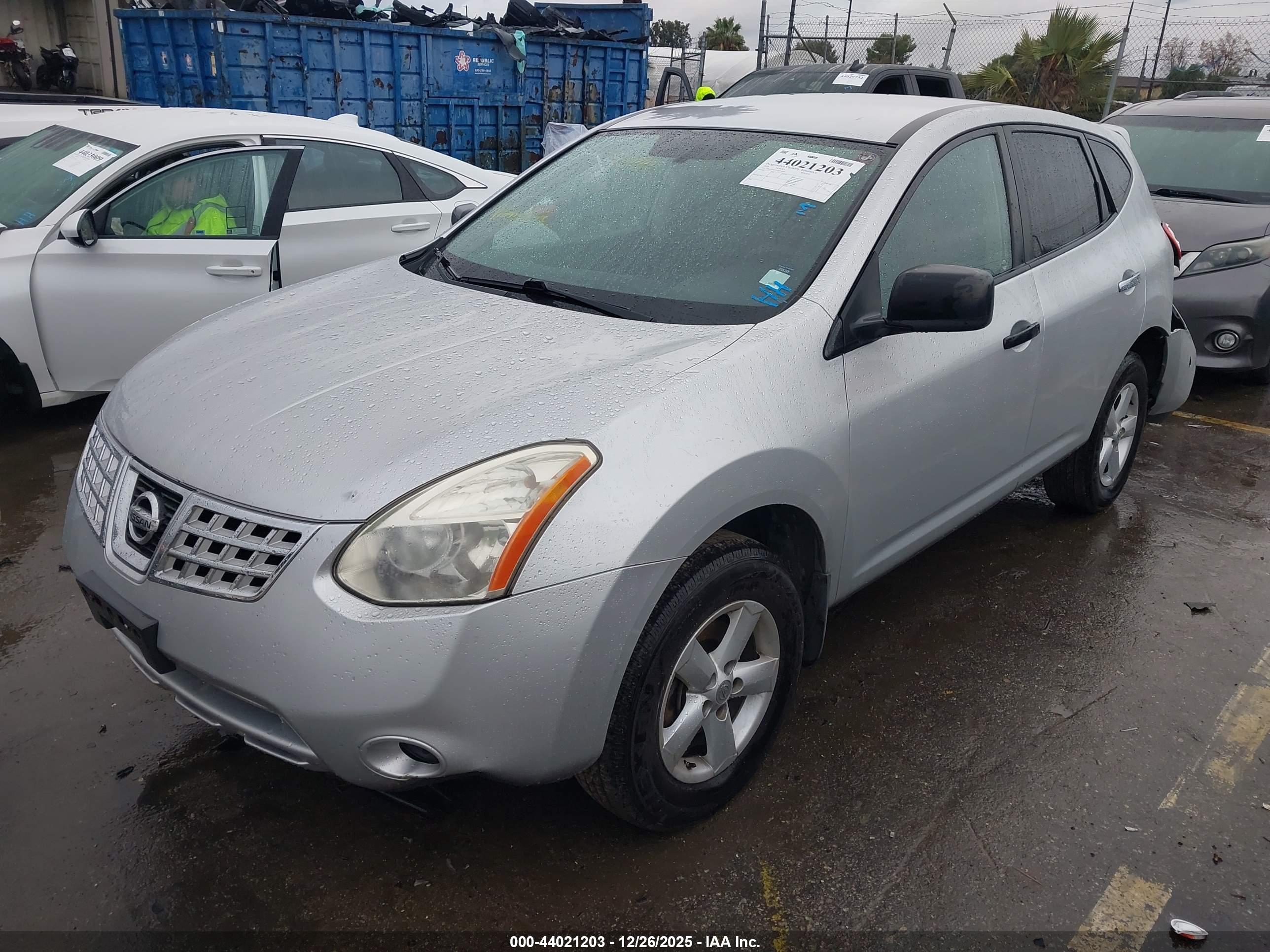 NISSAN ROGUE image 2