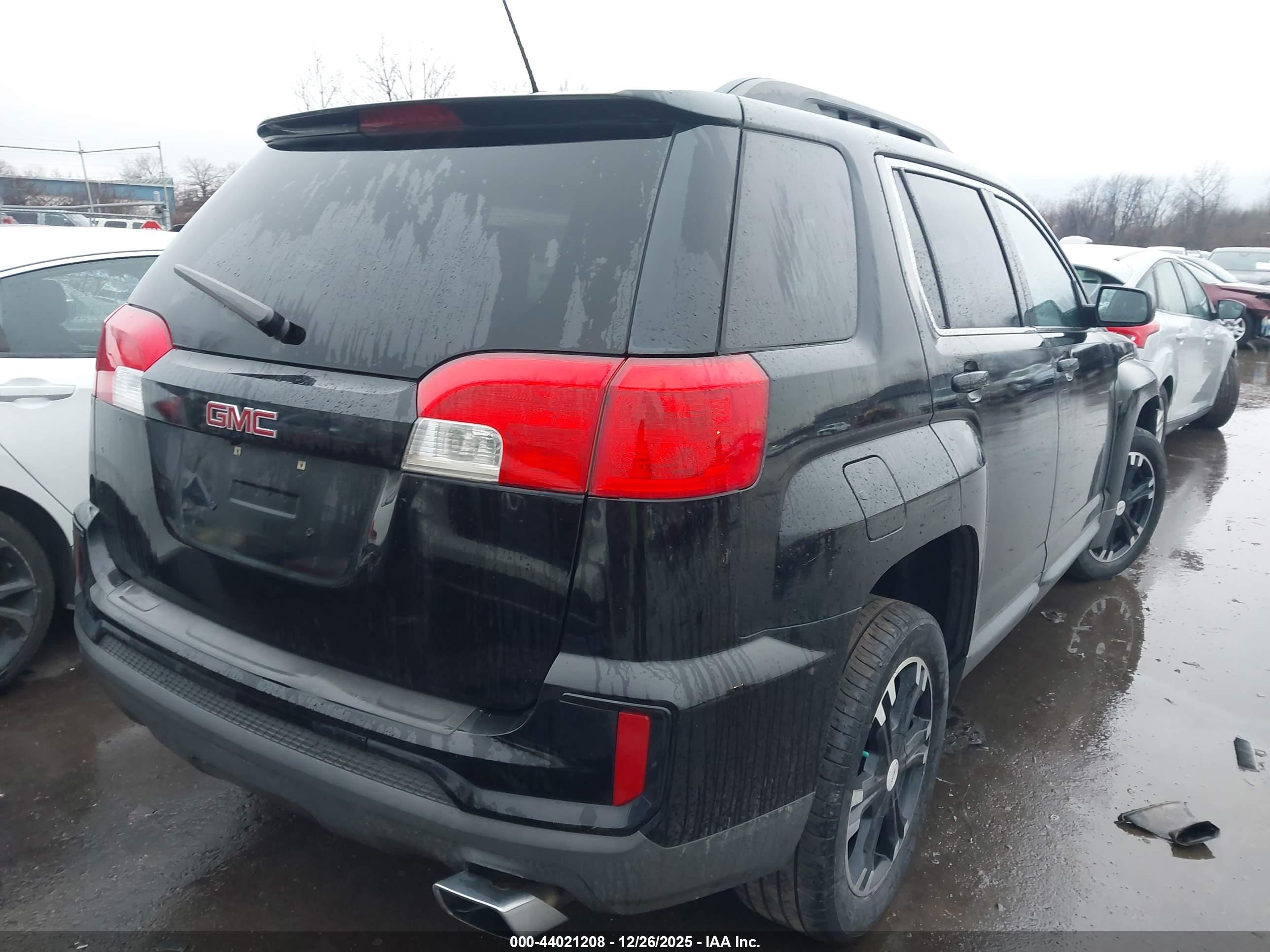GMC TERRAIN image 4