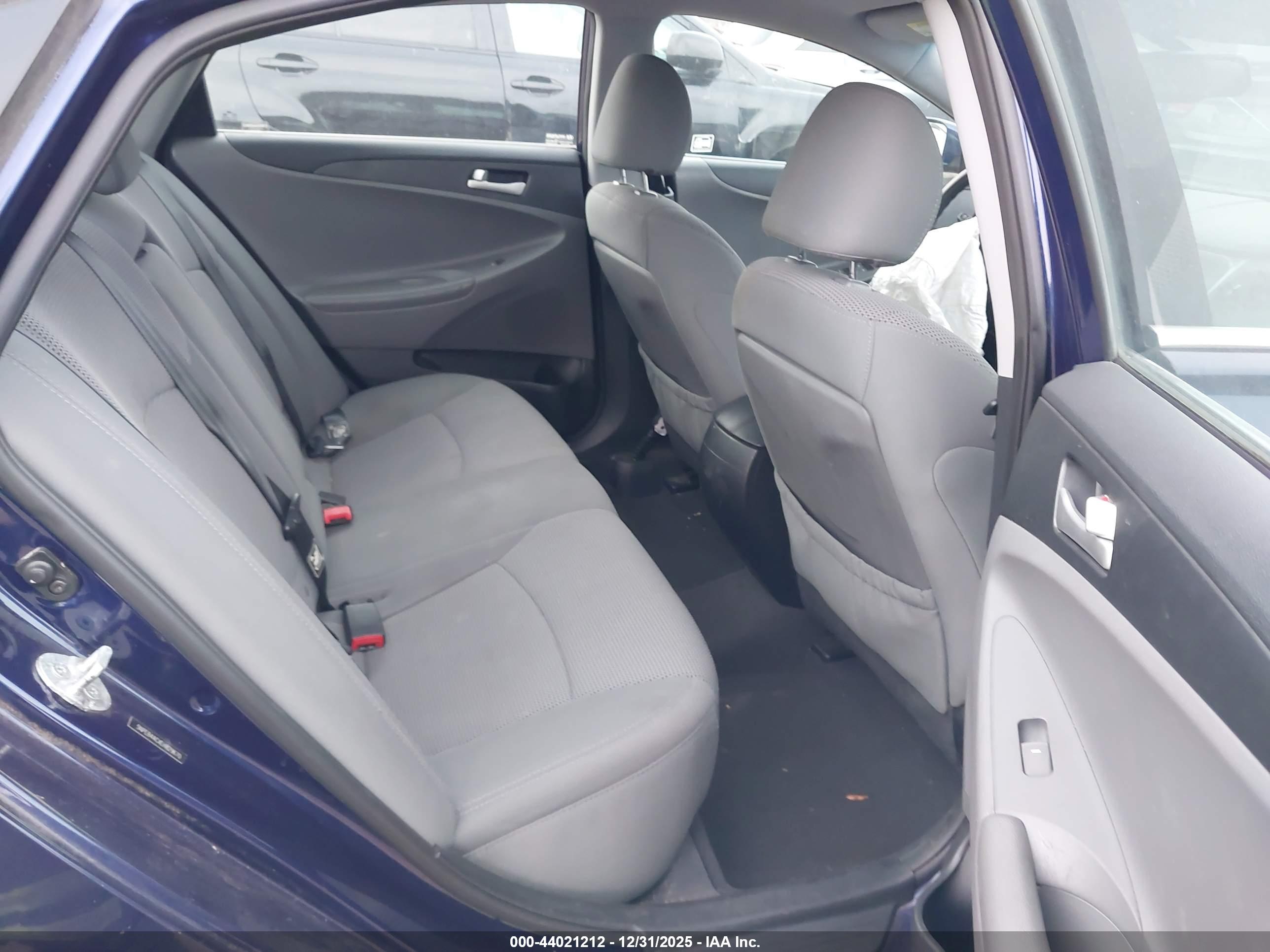 HYUNDAI SONATA image 8