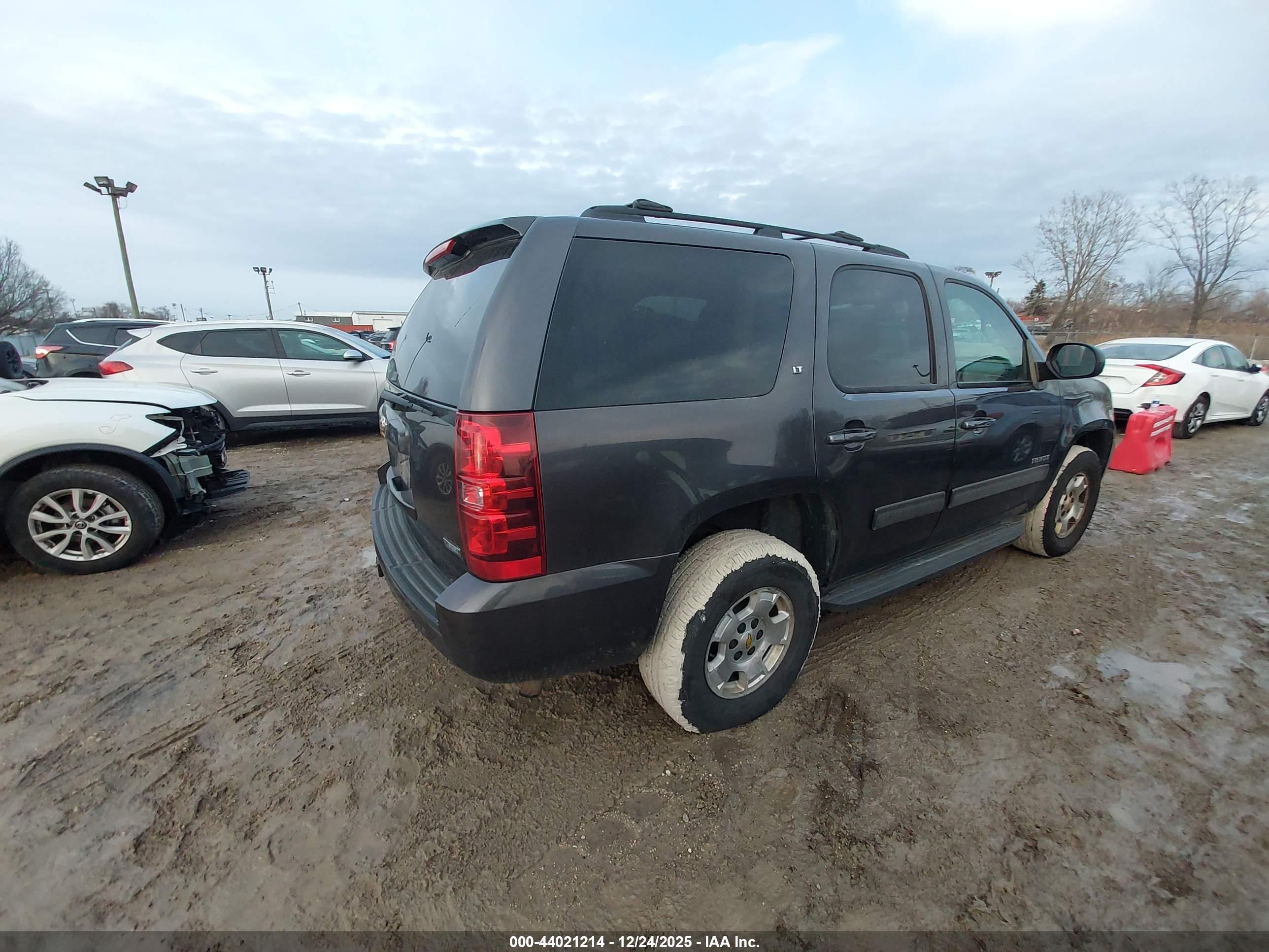 CHEVROLET TAHOE image 4