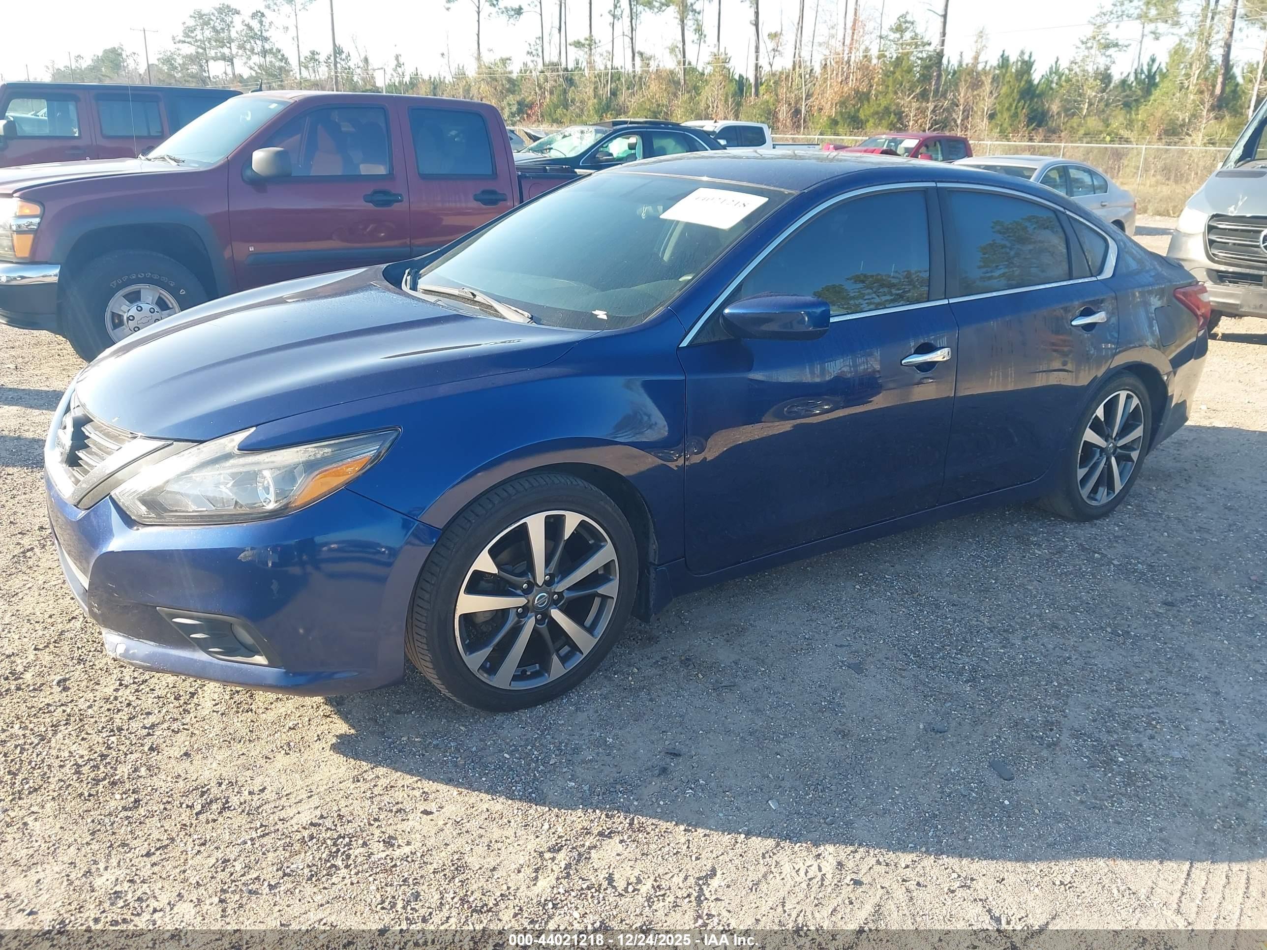 NISSAN ALTIMA image 2