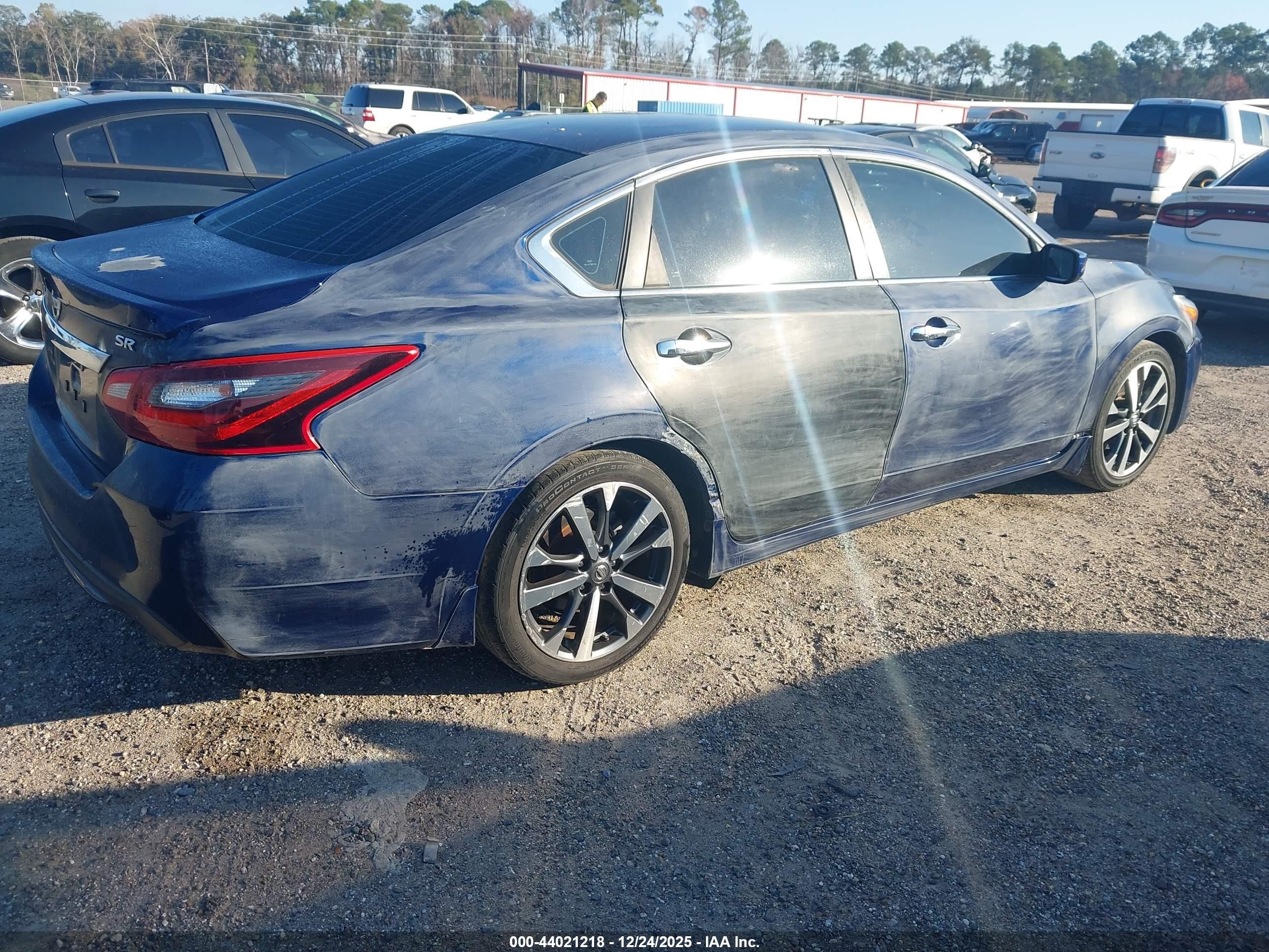 NISSAN ALTIMA image 4