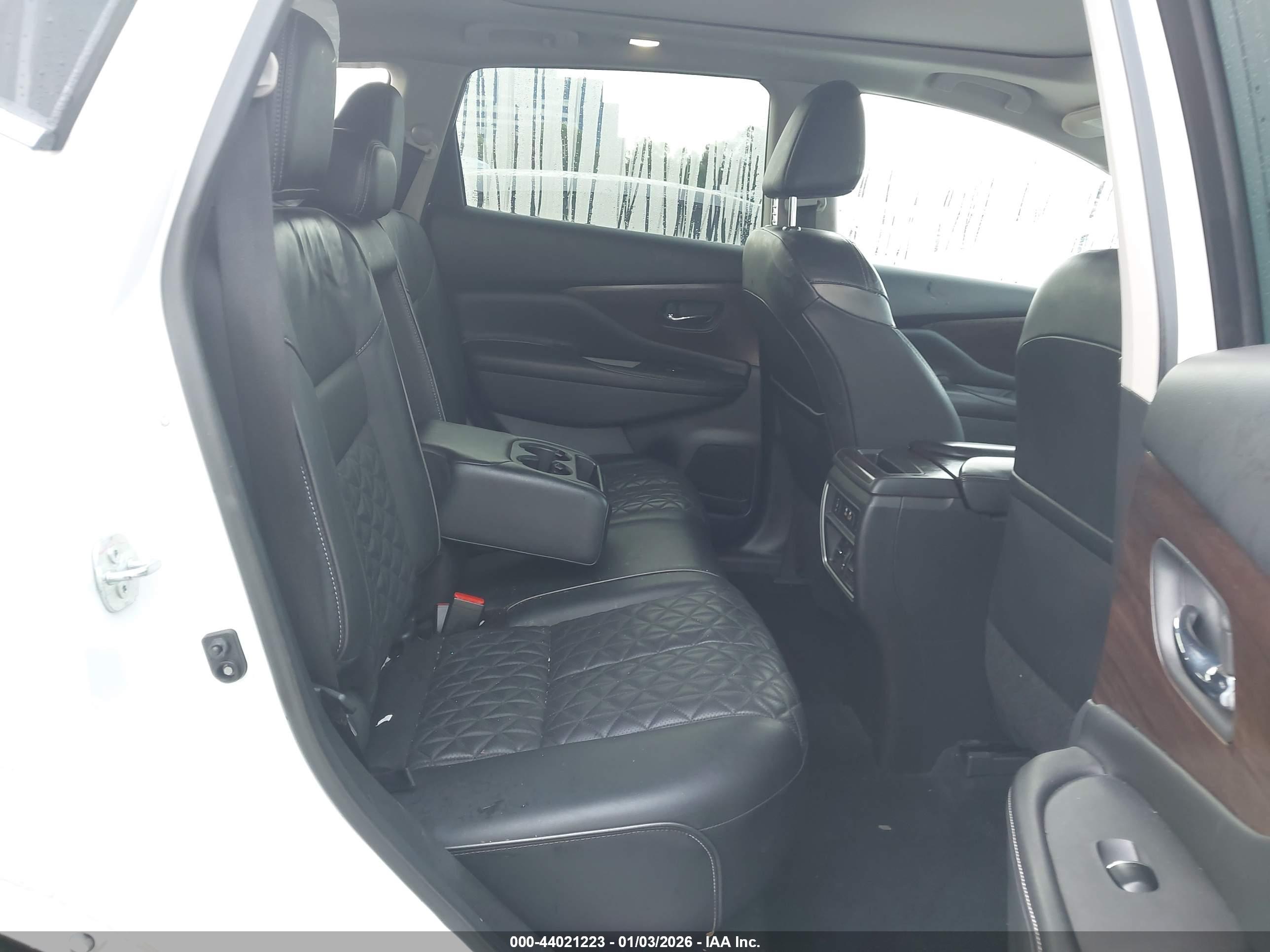 NISSAN MURANO image 8