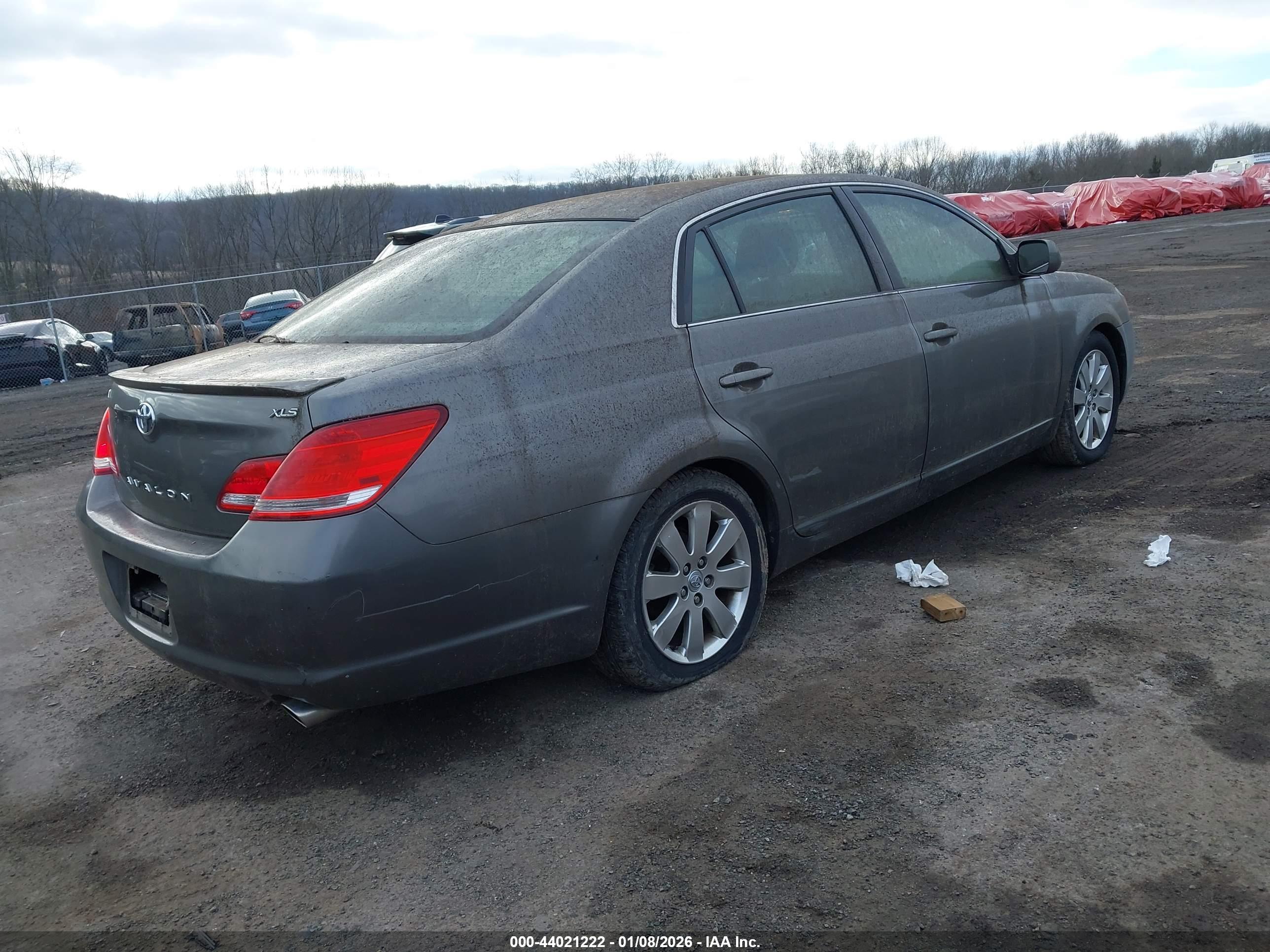 TOYOTA AVALON image 4