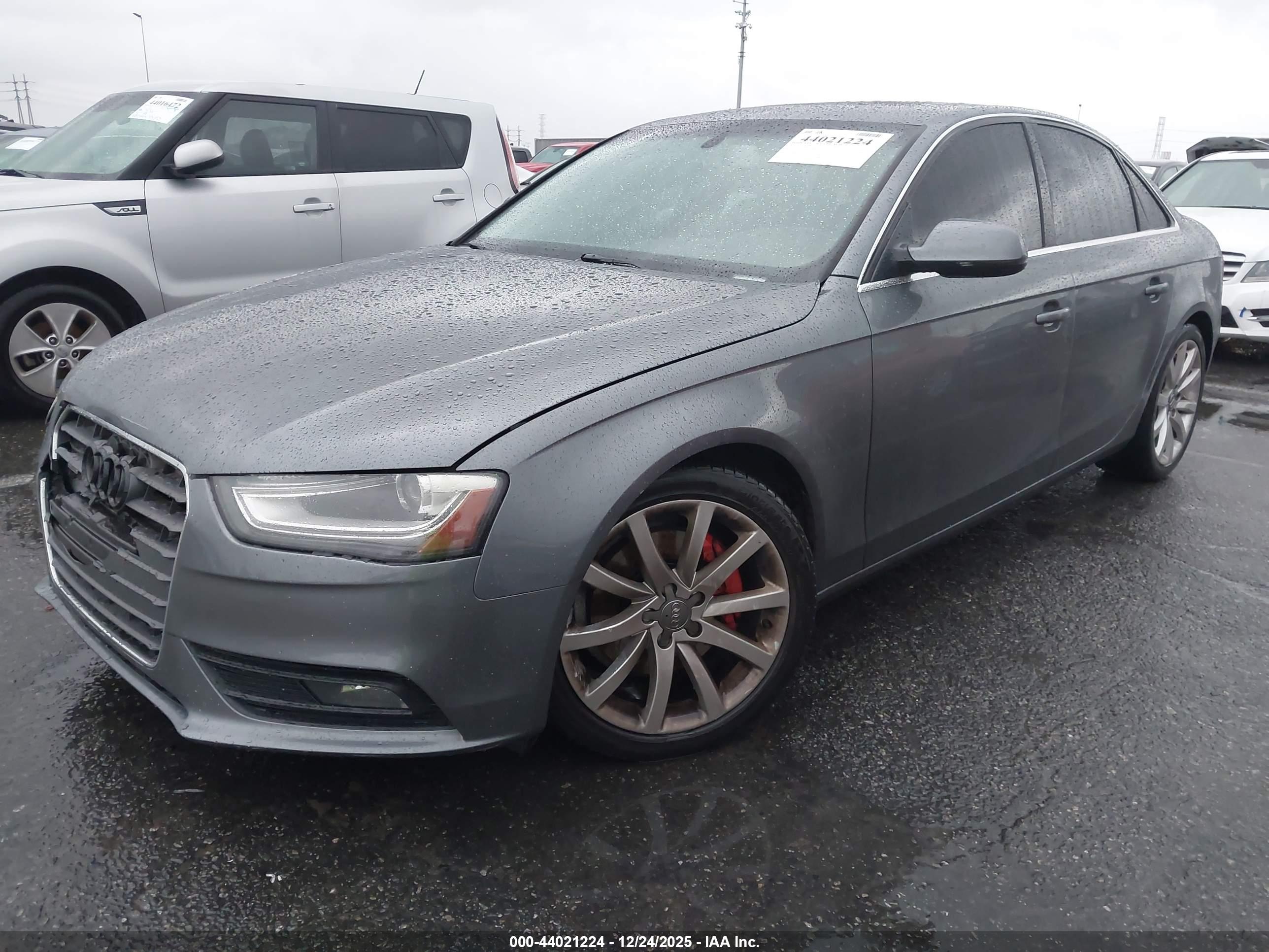 AUDI A4 image 2