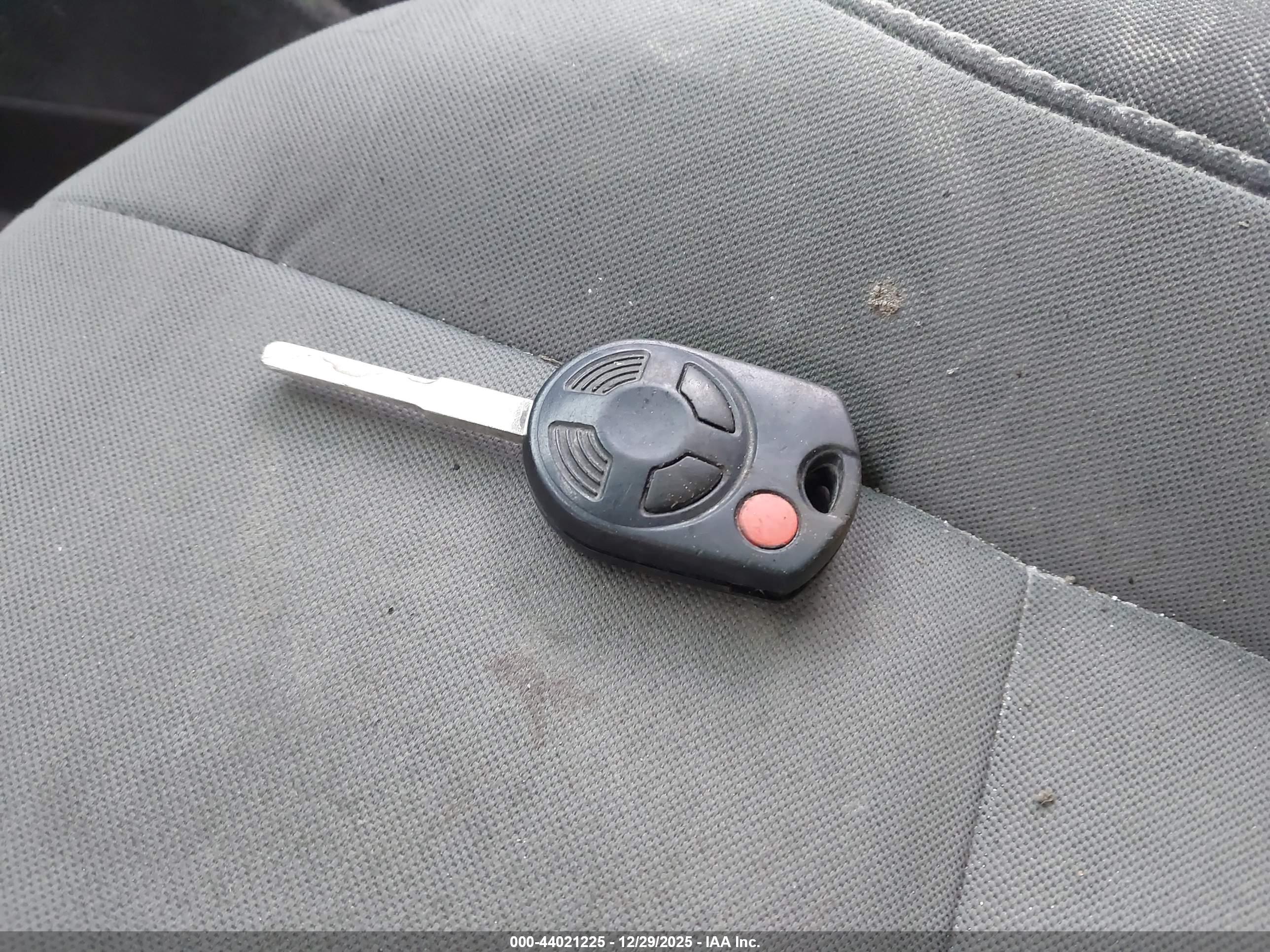 FORD ESCAPE image 11