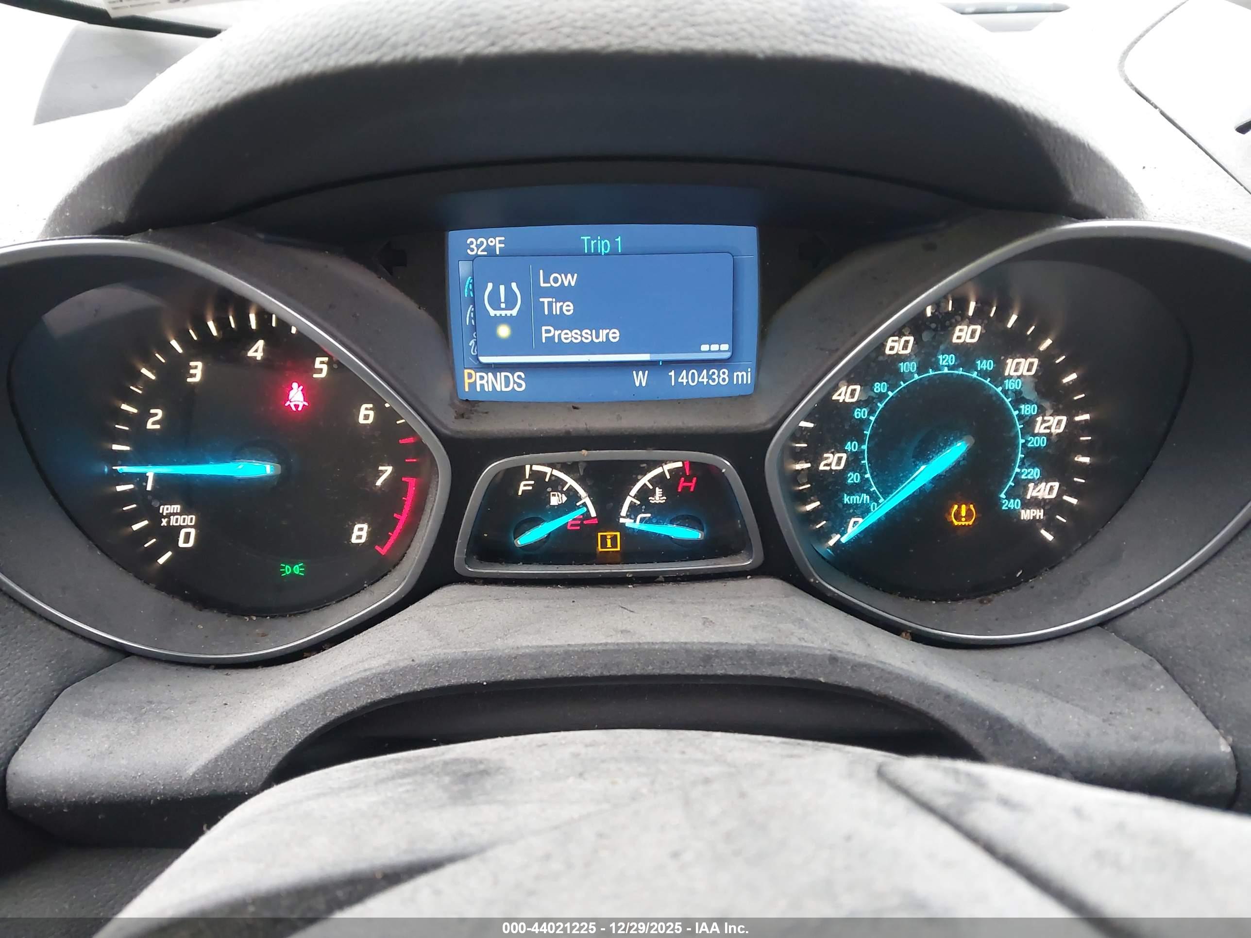 FORD ESCAPE image 7