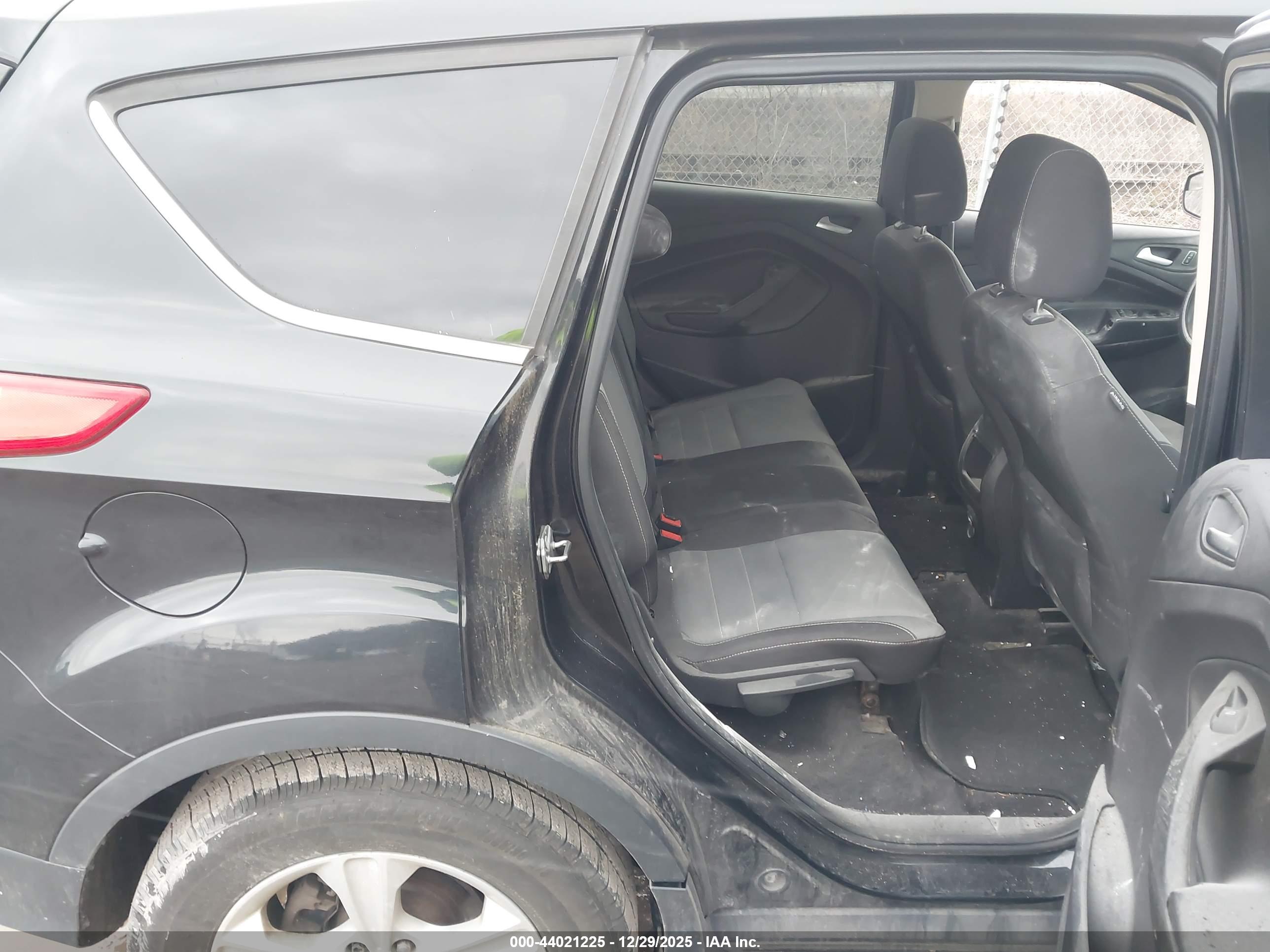 FORD ESCAPE image 8