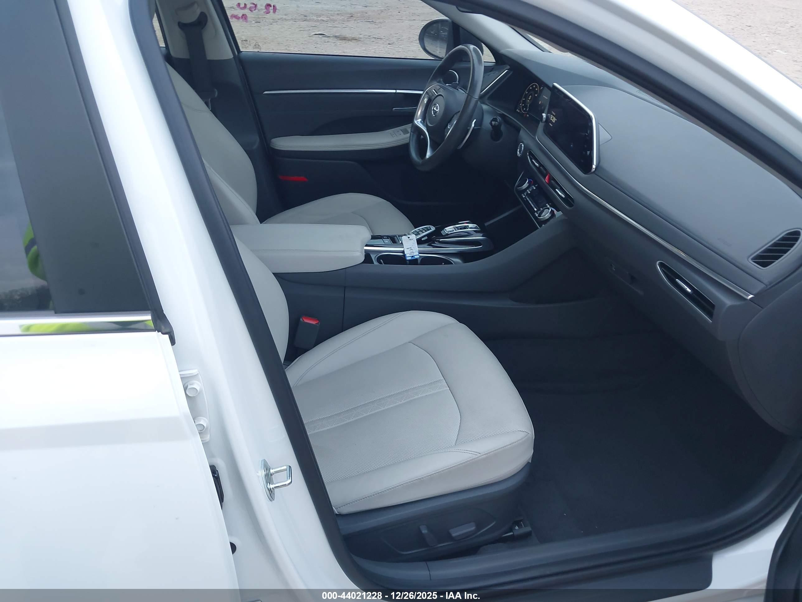 HYUNDAI SONATA image 5