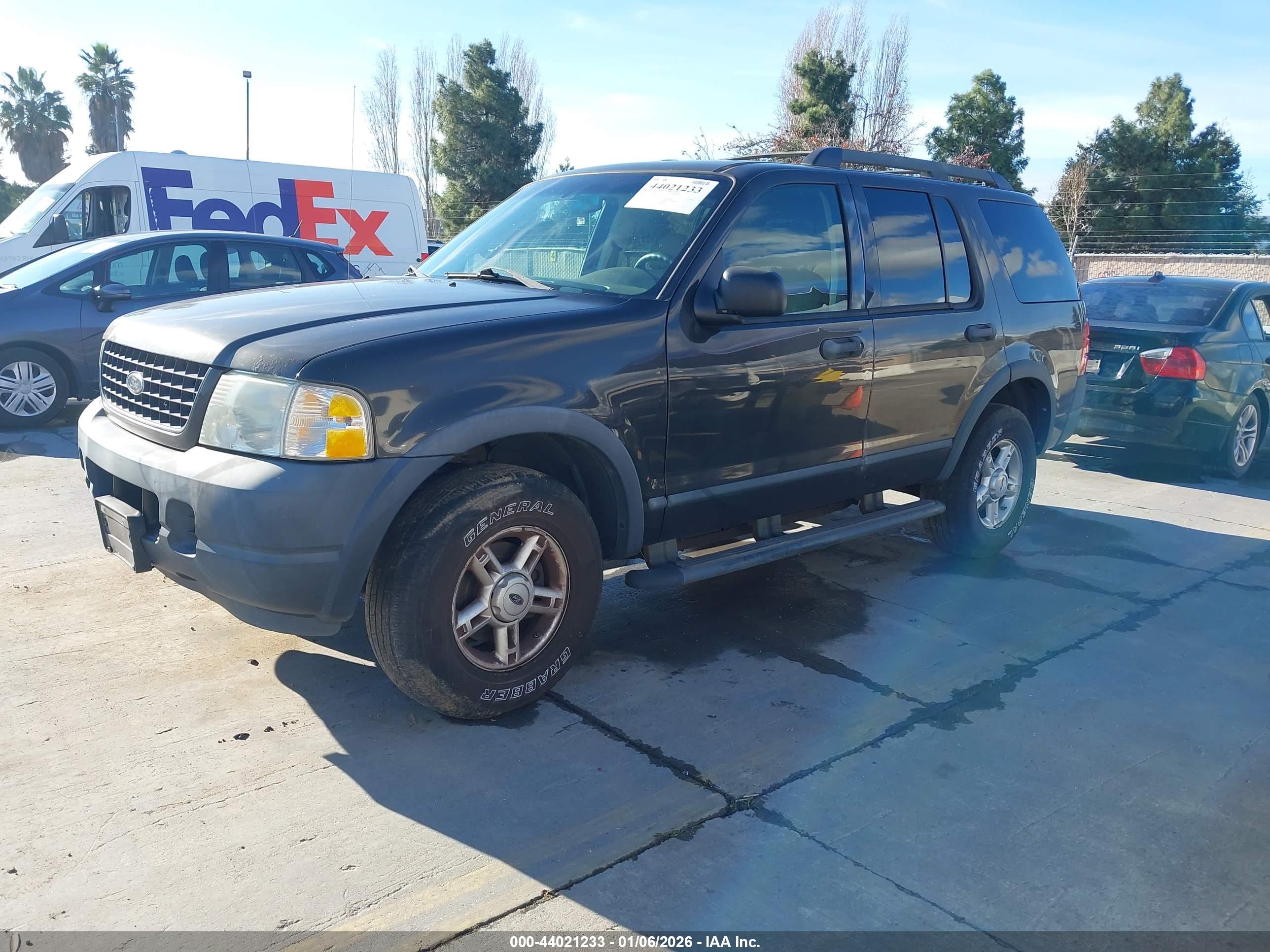 FORD EXPLORER image 2