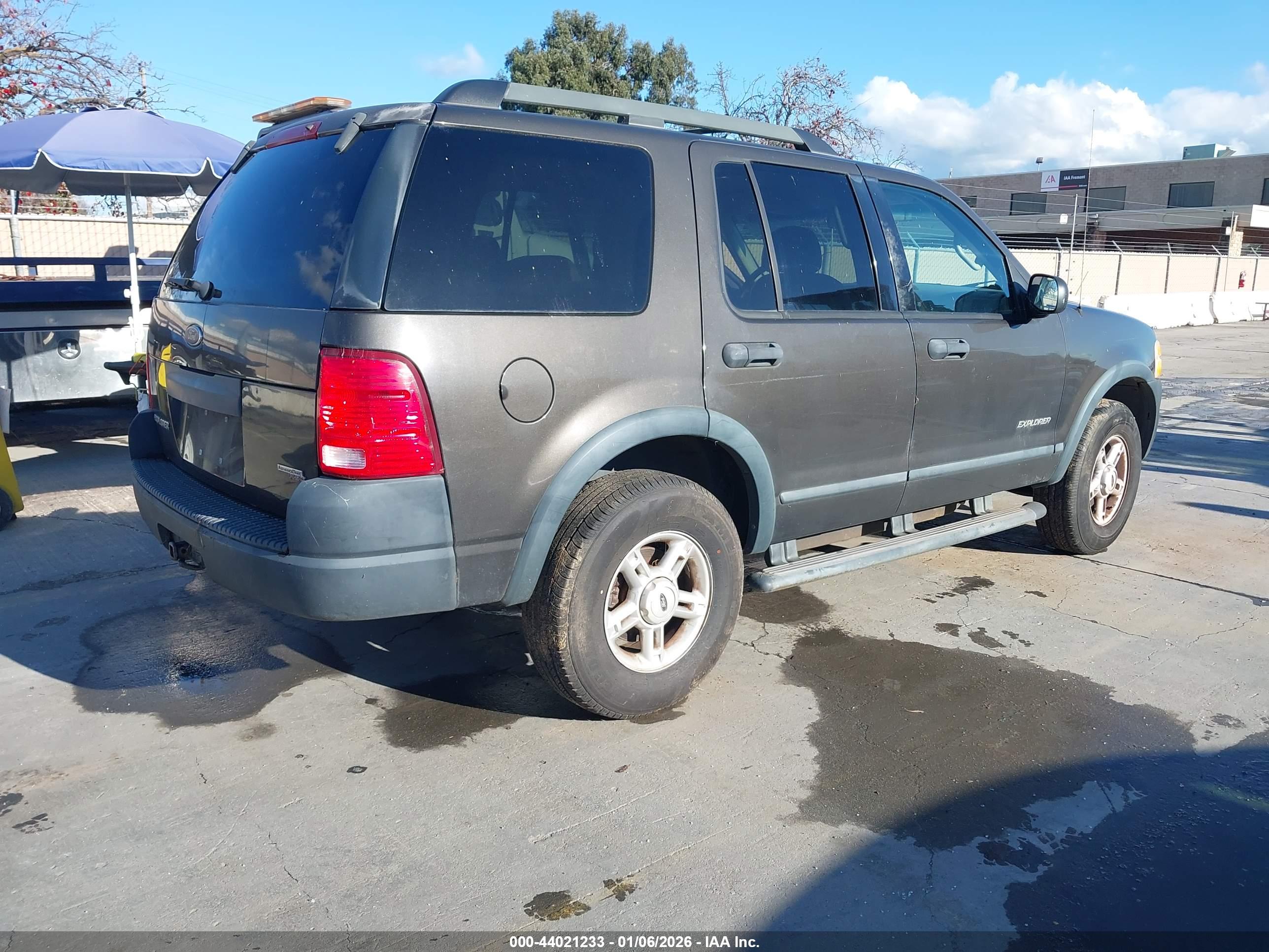 FORD EXPLORER image 4