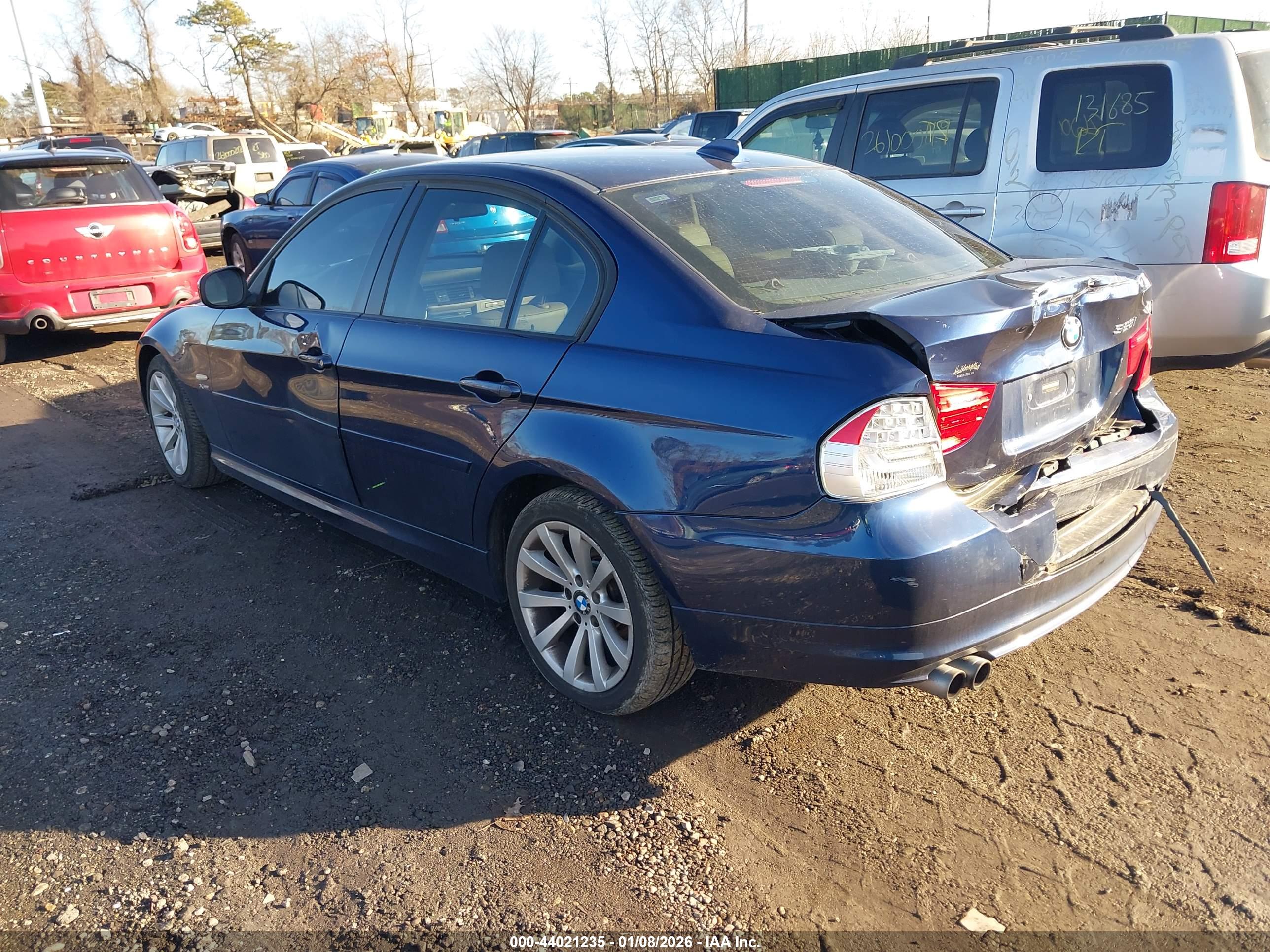 BMW 328I image 3