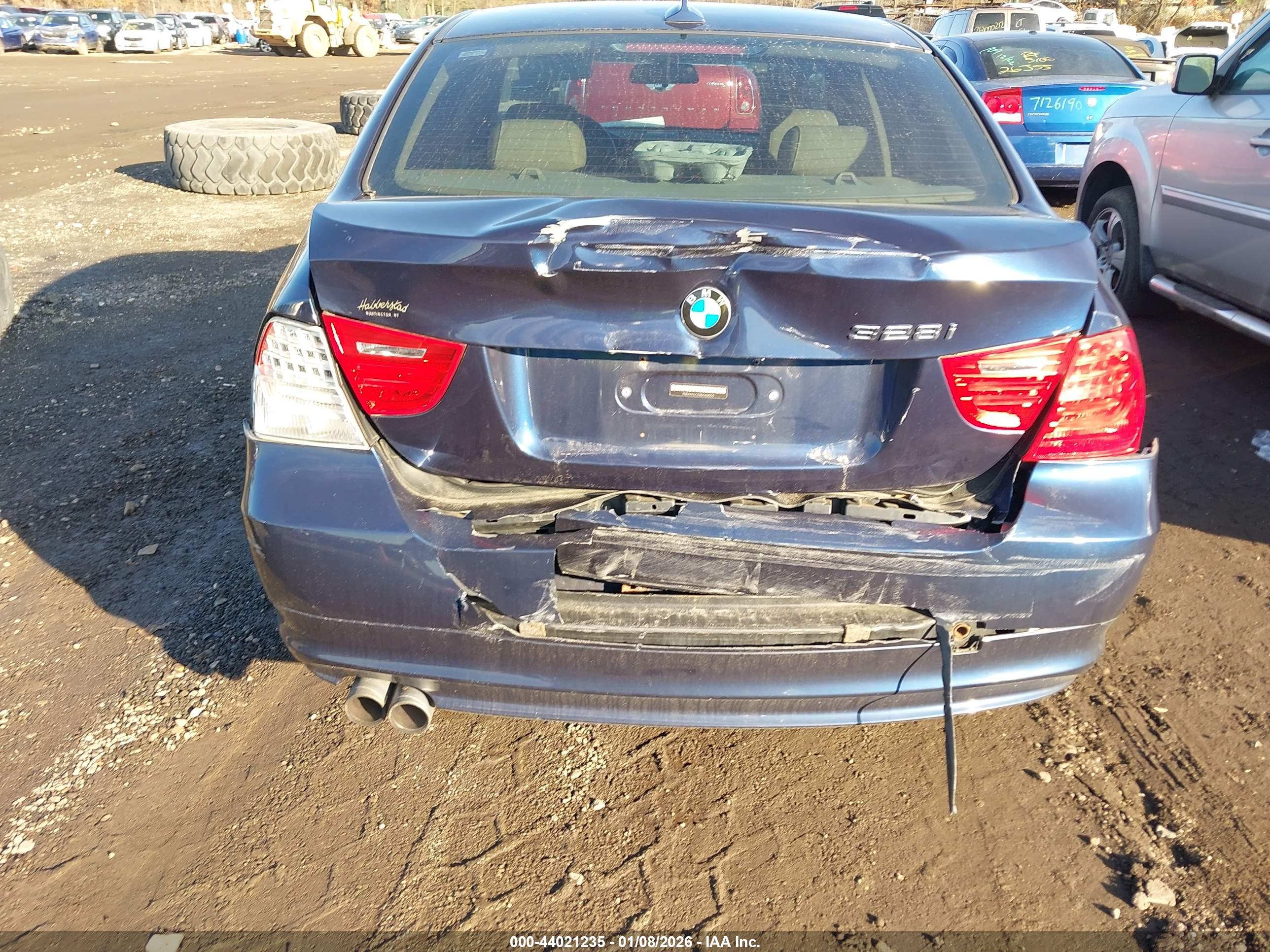 BMW 328I image 6