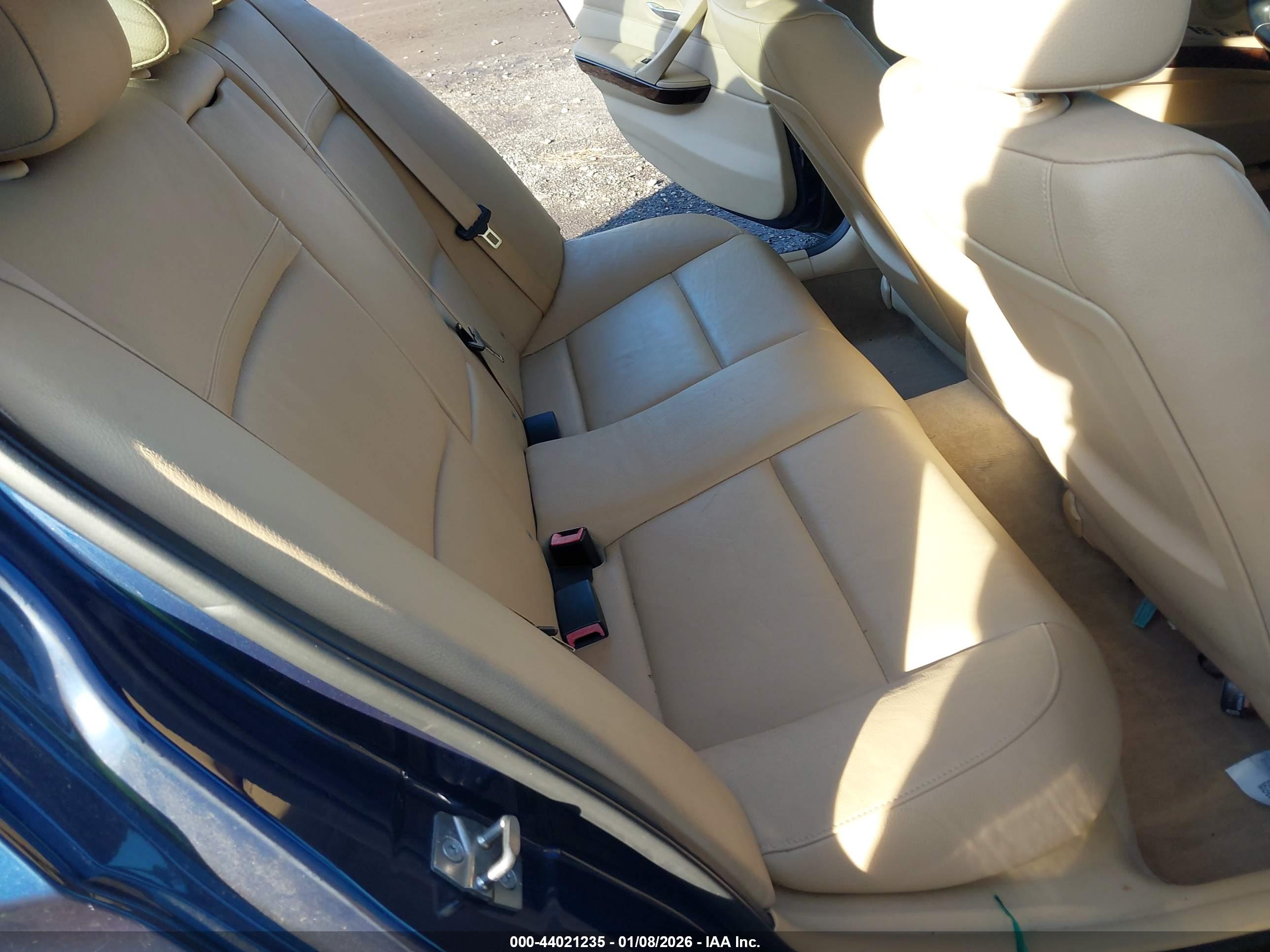 BMW 328I image 8