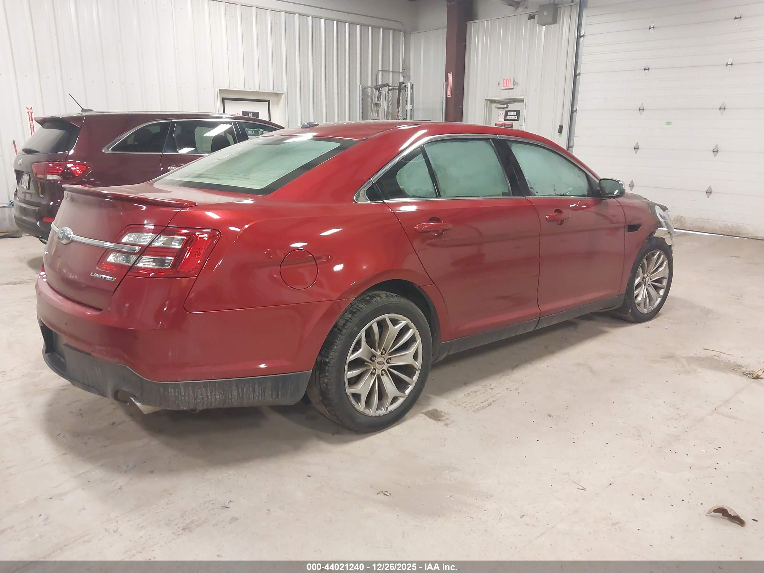 FORD TAURUS image 4