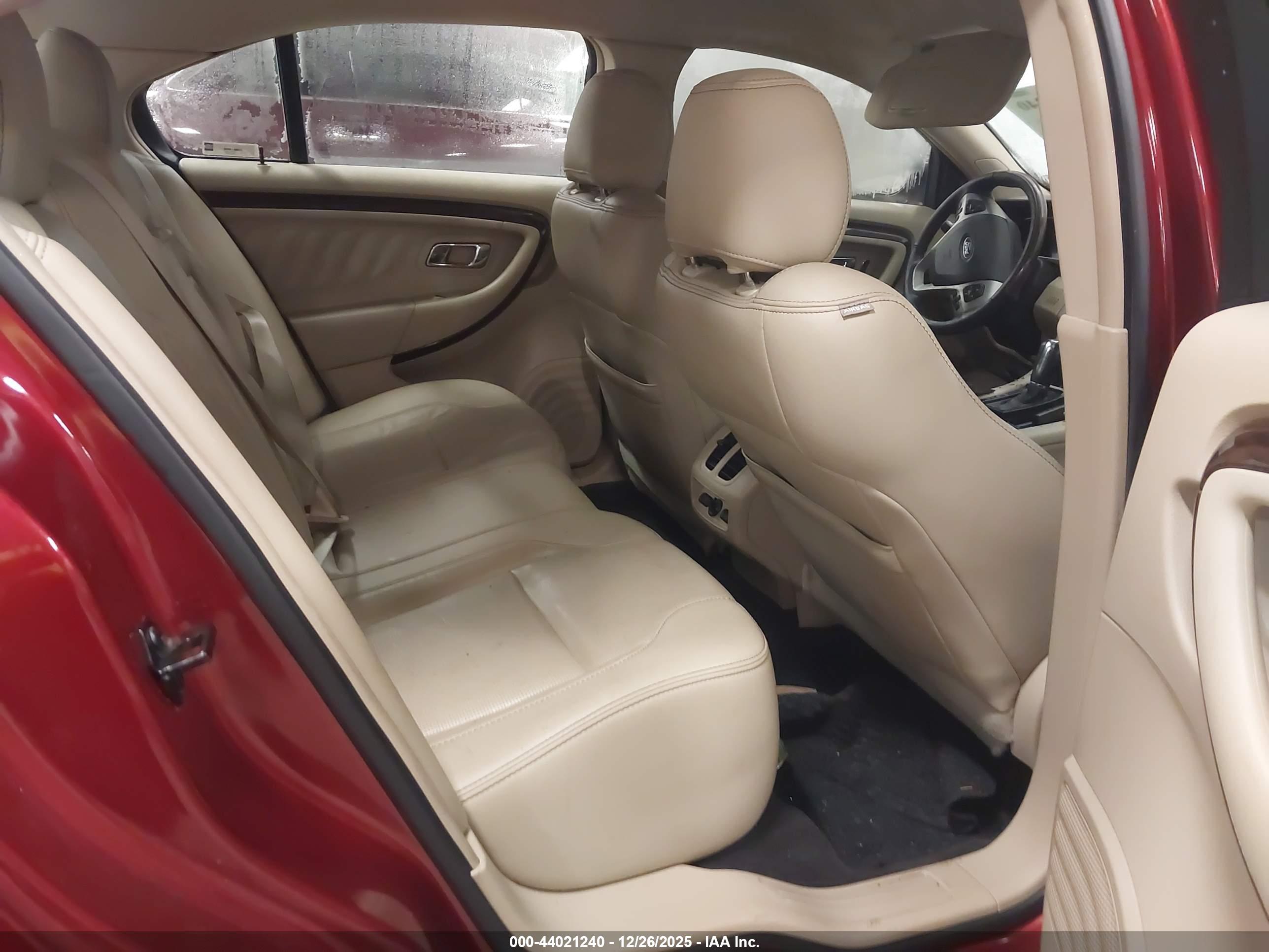 FORD TAURUS image 8