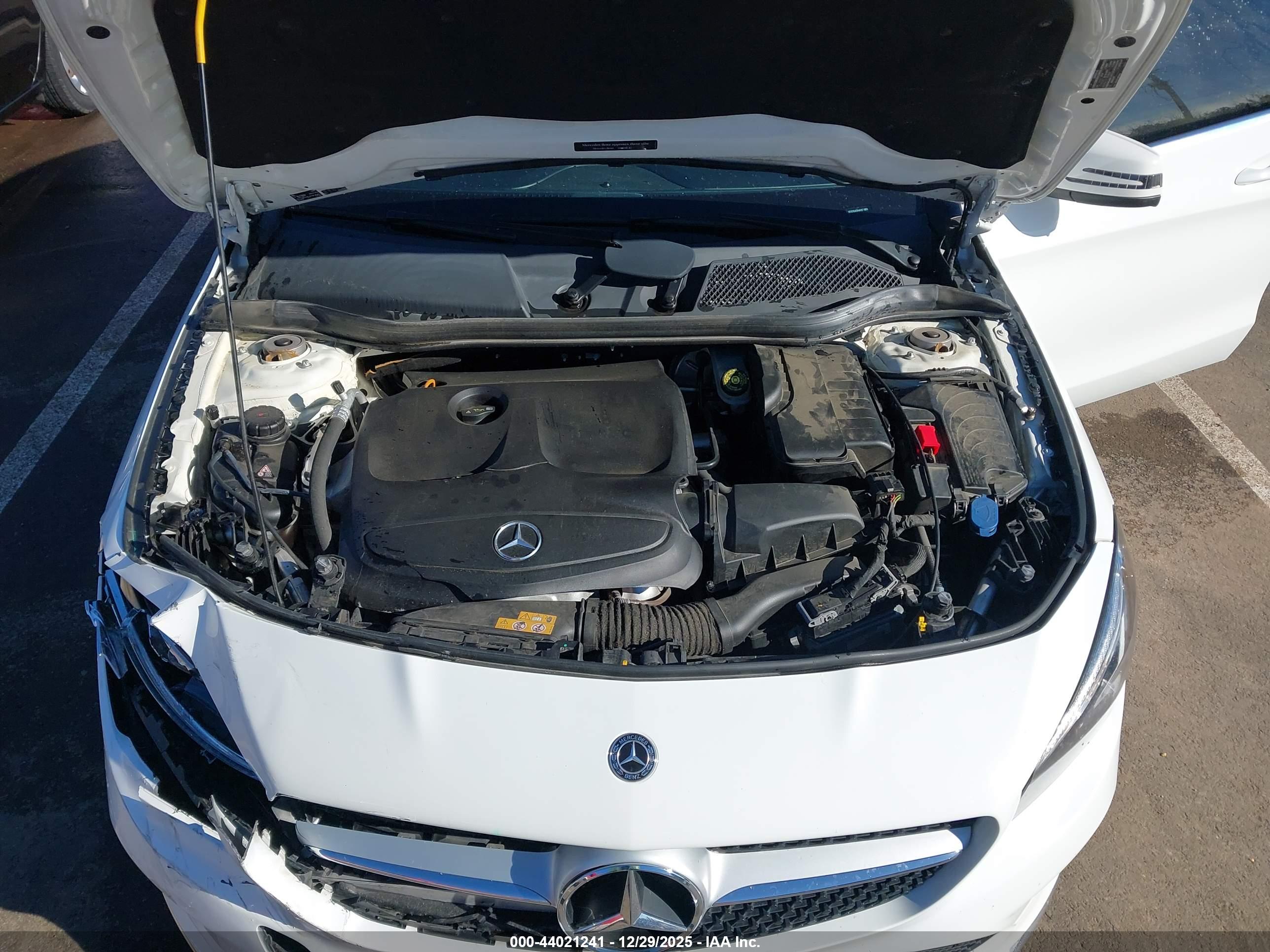 MERCEDES-BENZ CLA image 10