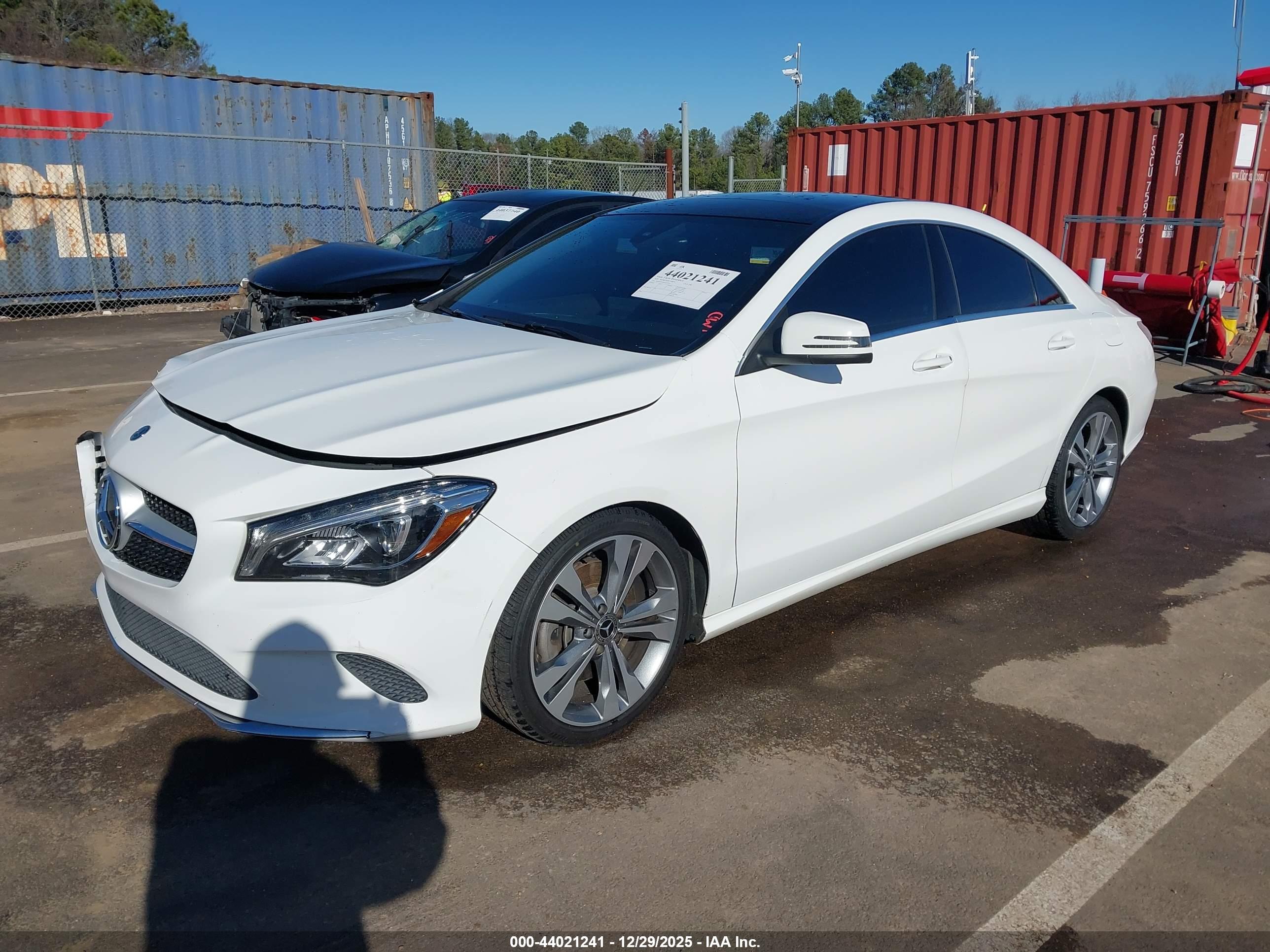 MERCEDES-BENZ CLA image 2