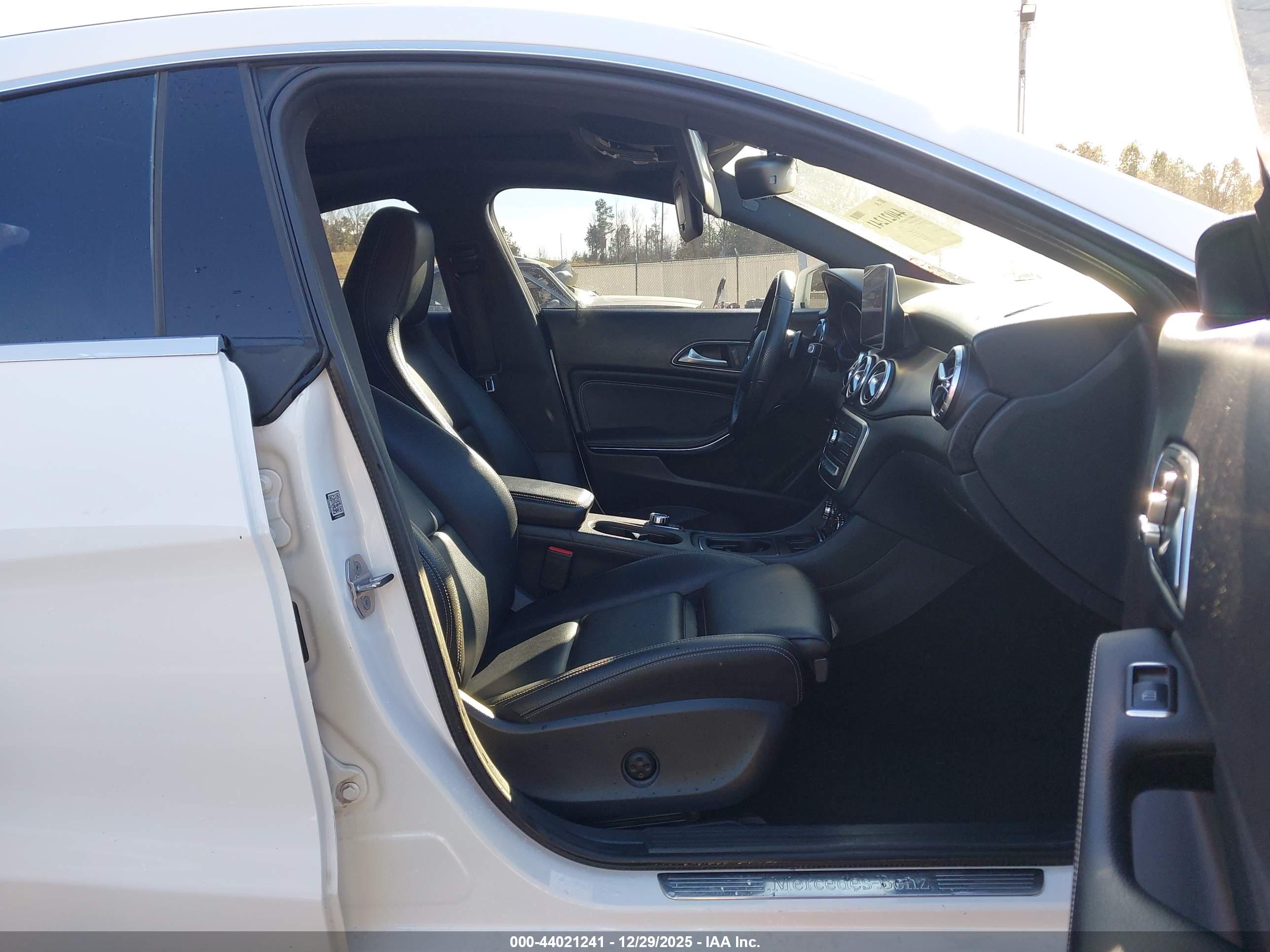 MERCEDES-BENZ CLA image 5