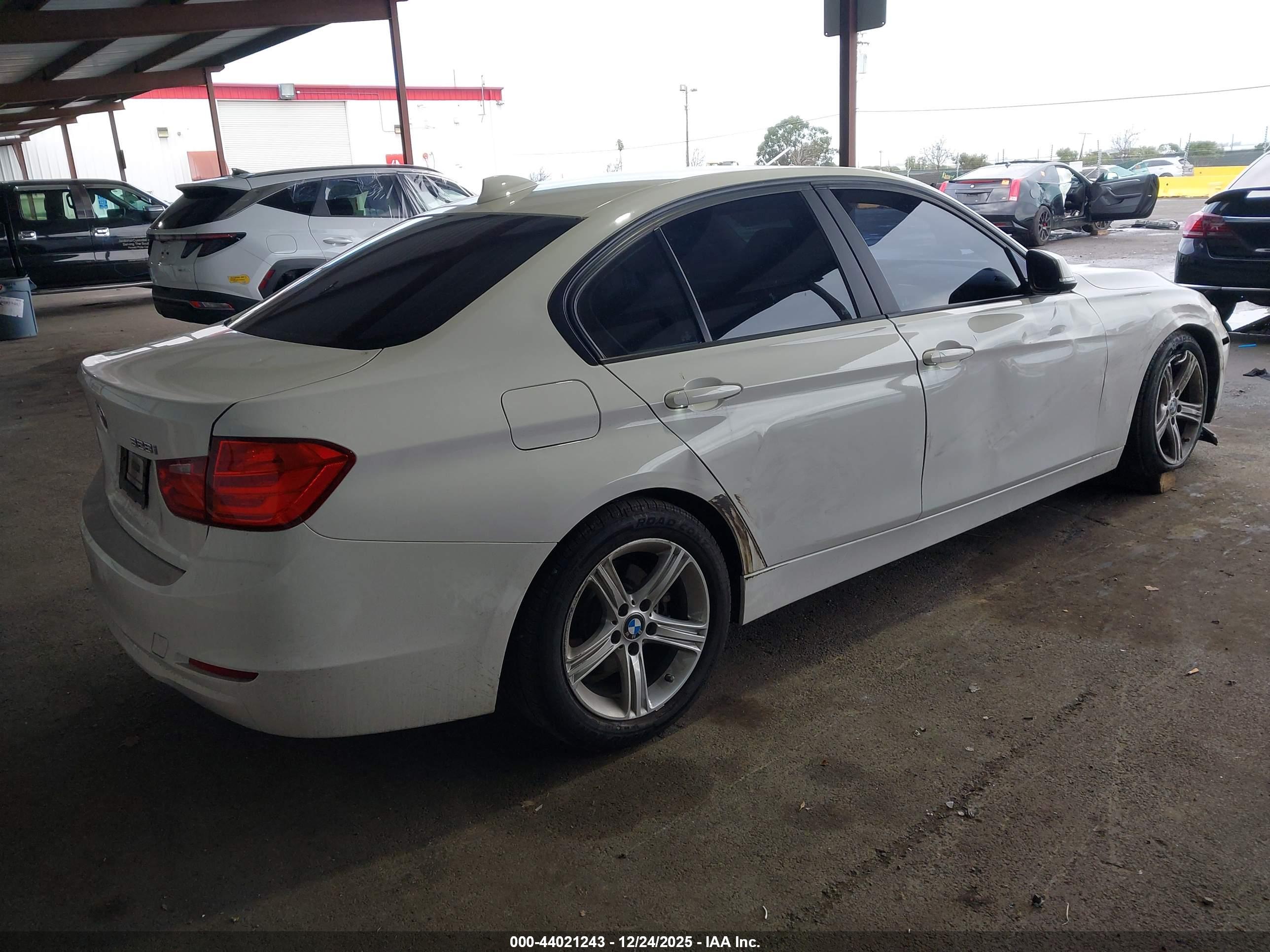 BMW 328I image 4