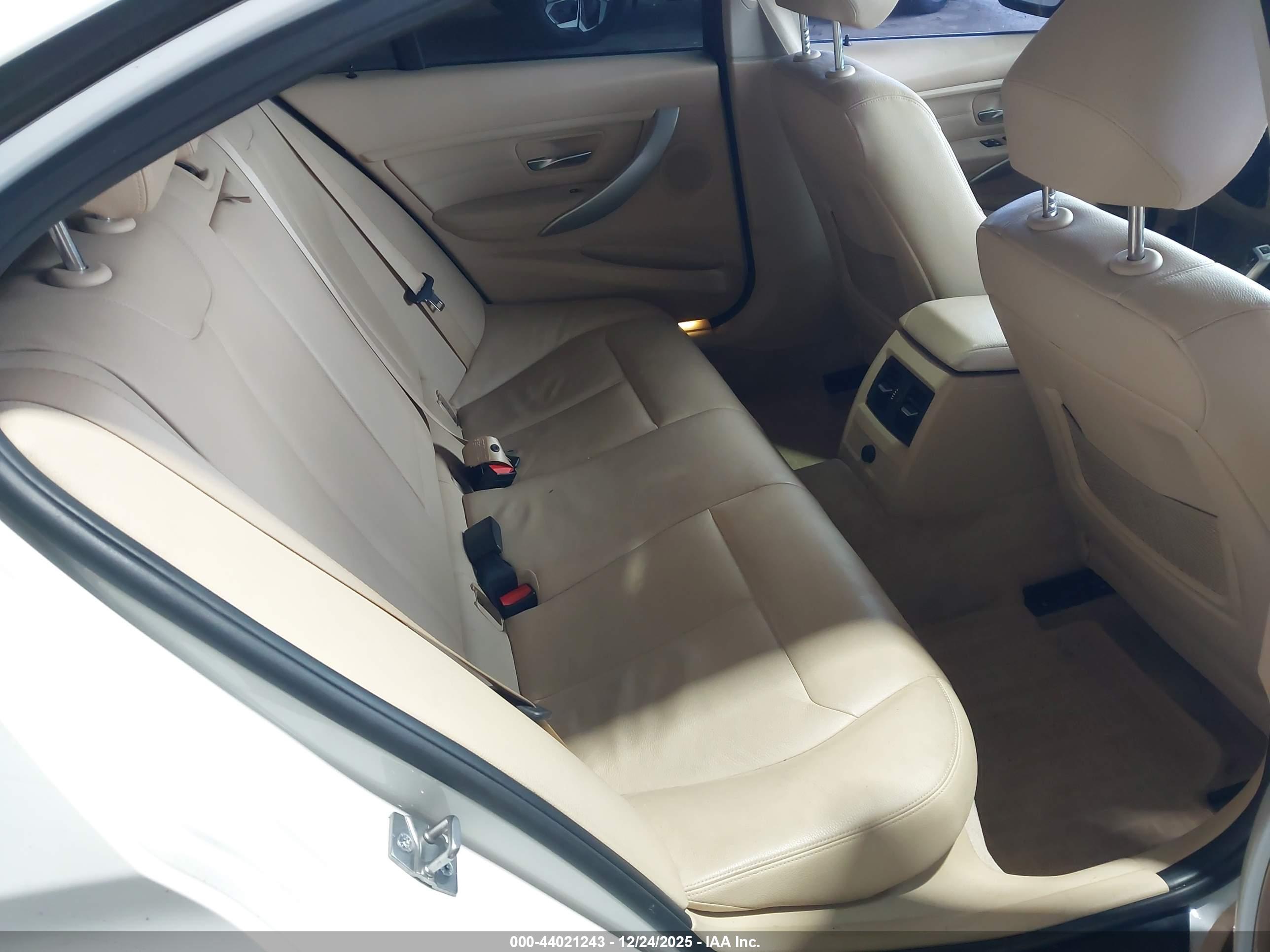 BMW 328I image 8