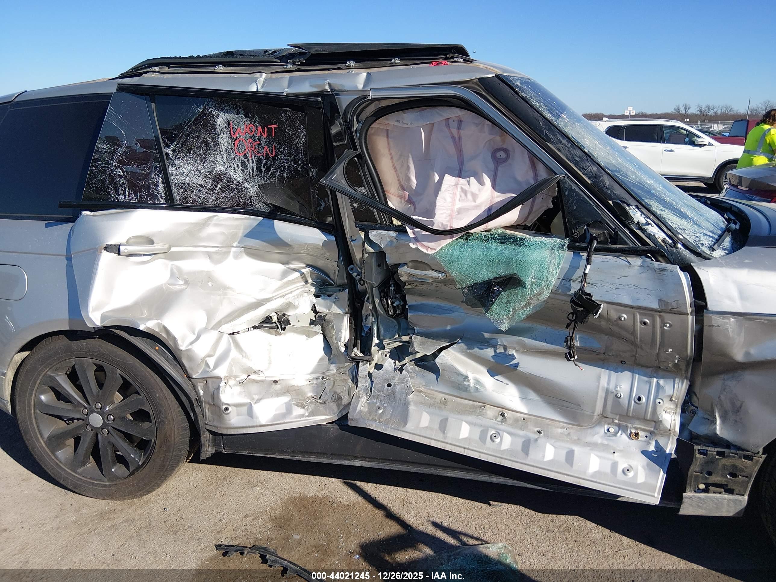 LAND ROVER image 6