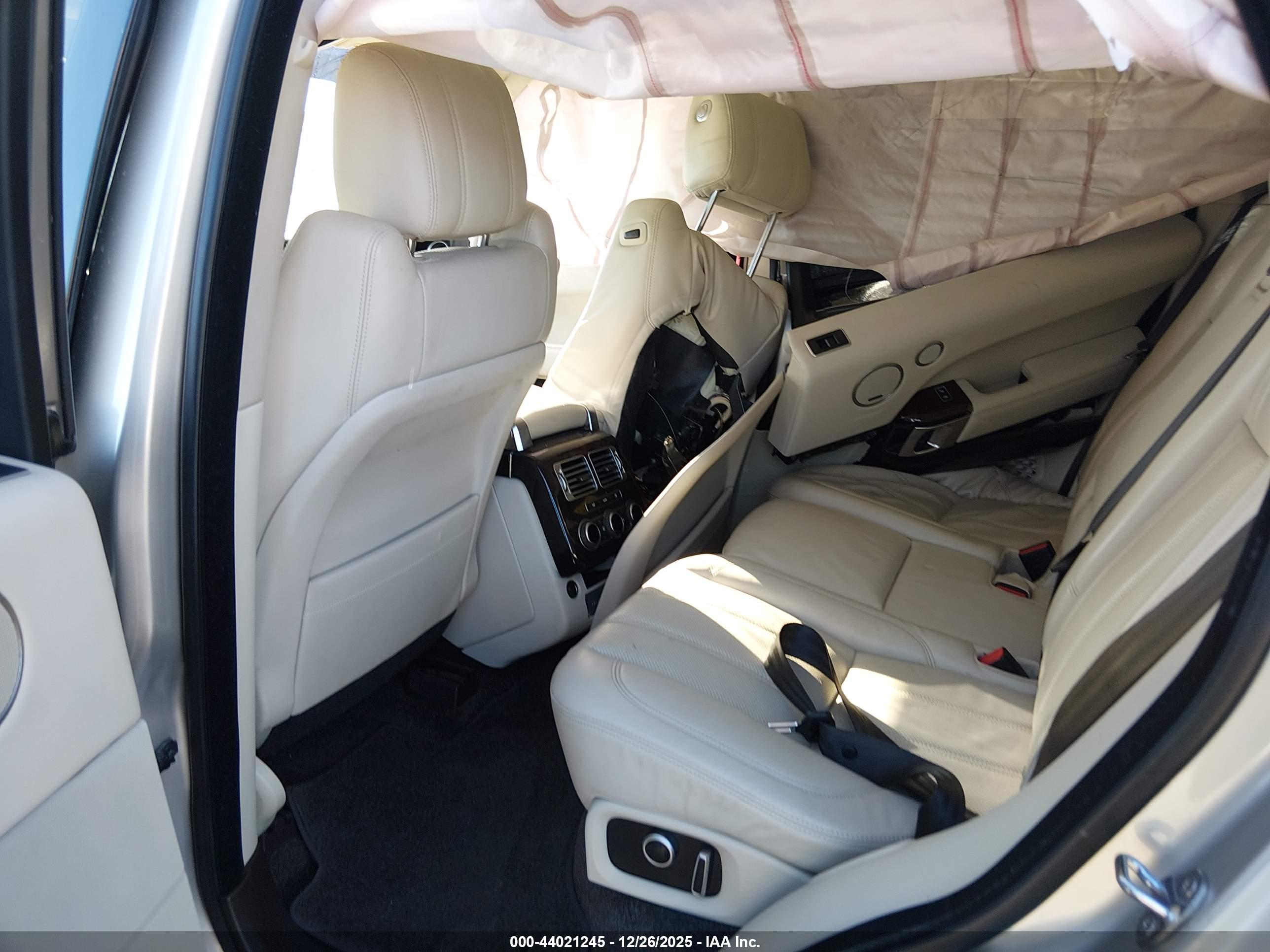 LAND ROVER image 8