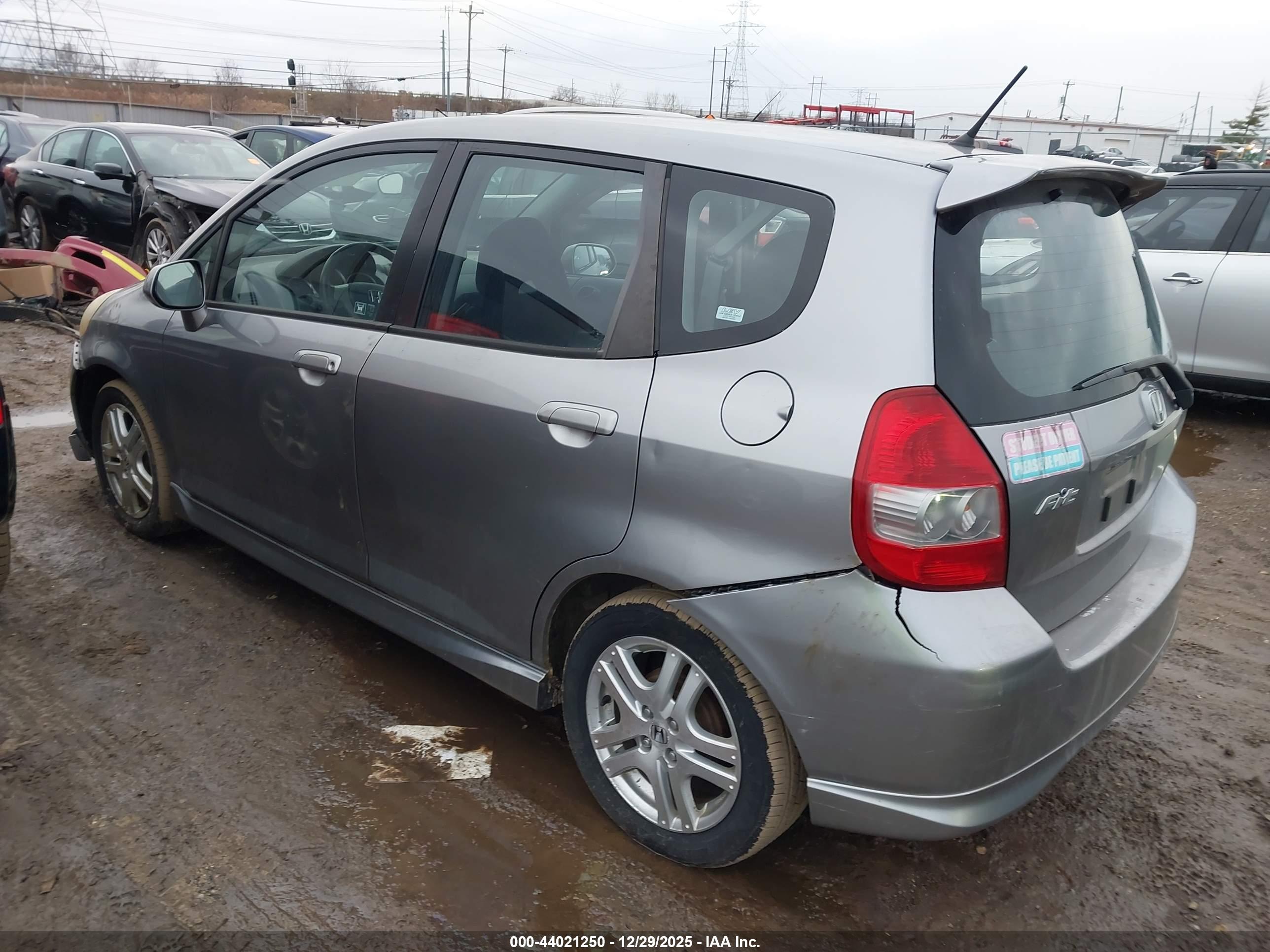 HONDA FIT image 3