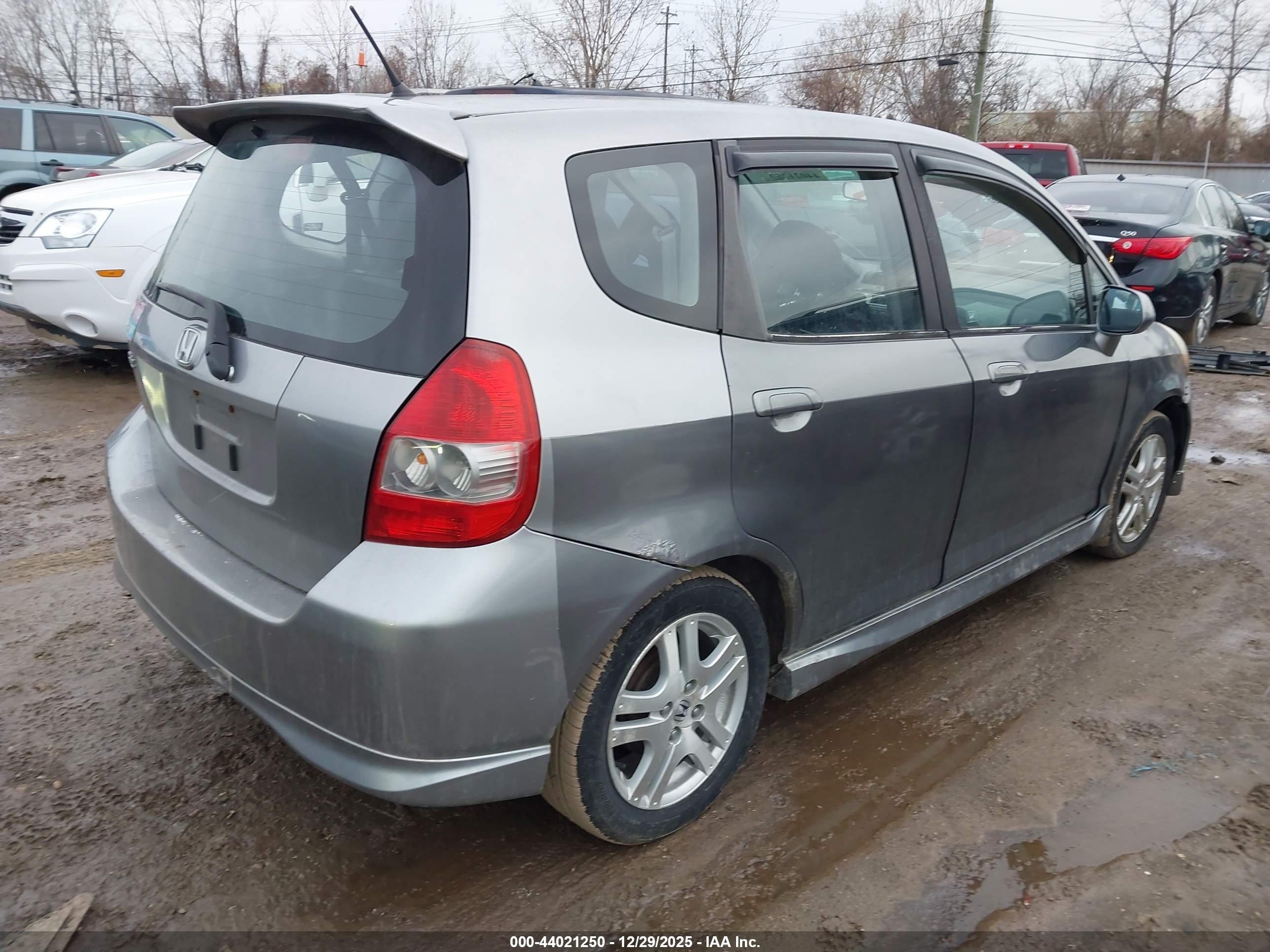 HONDA FIT image 4