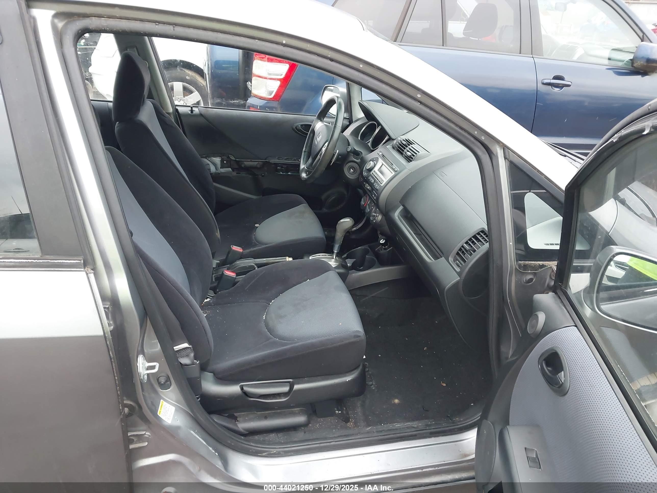 HONDA FIT image 5
