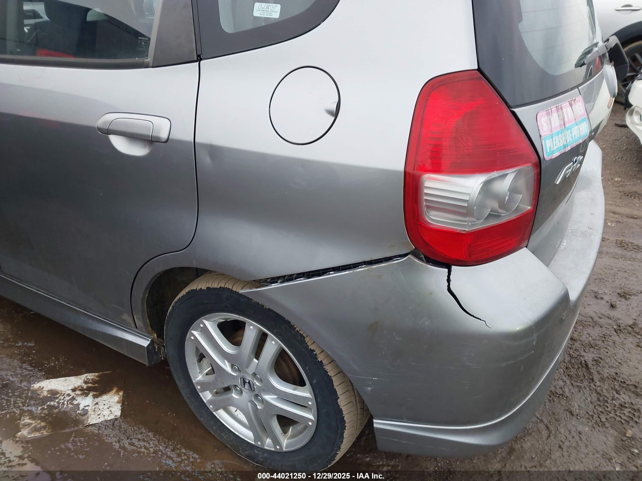 HONDA FIT image 6