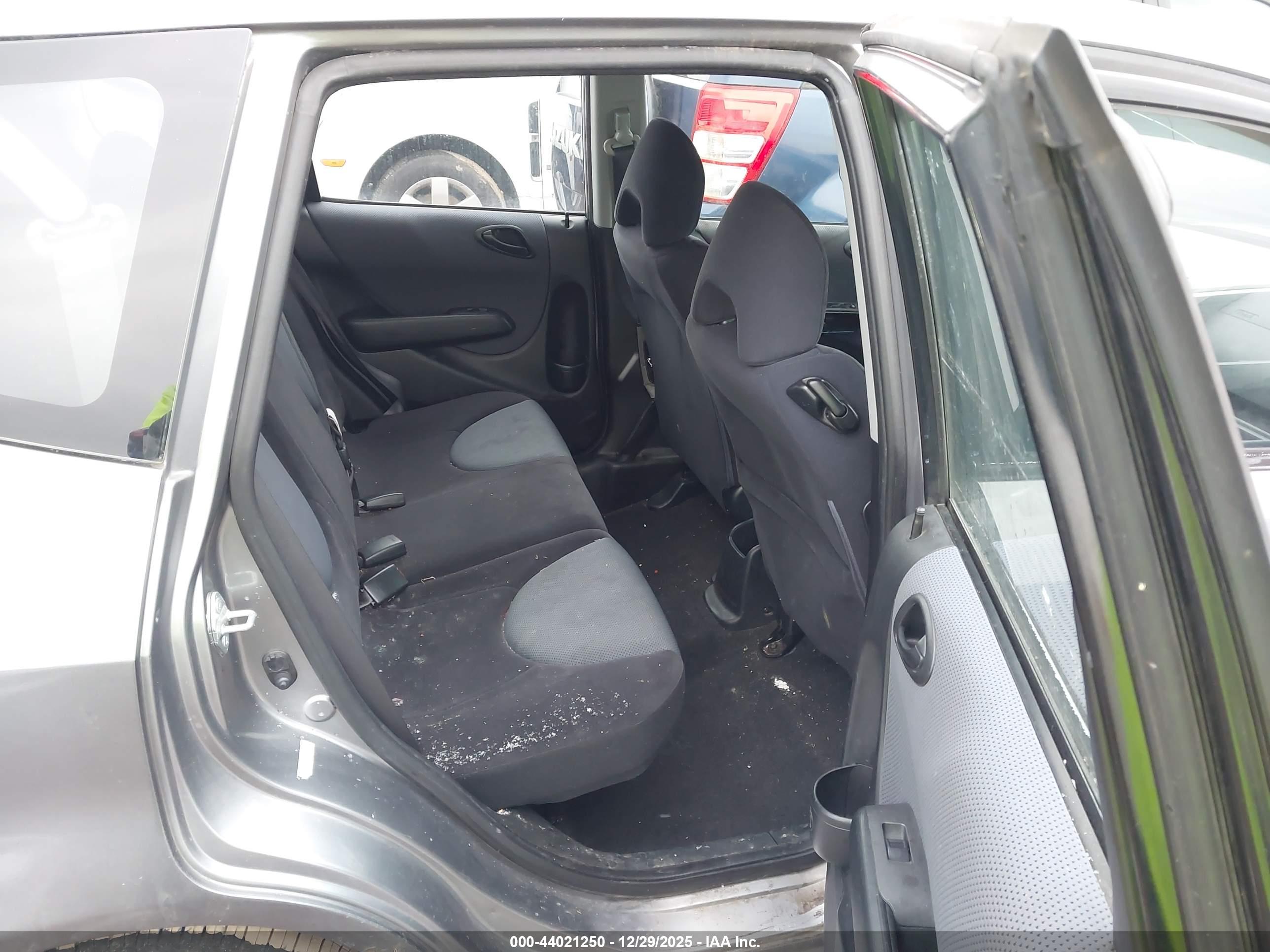 HONDA FIT image 8