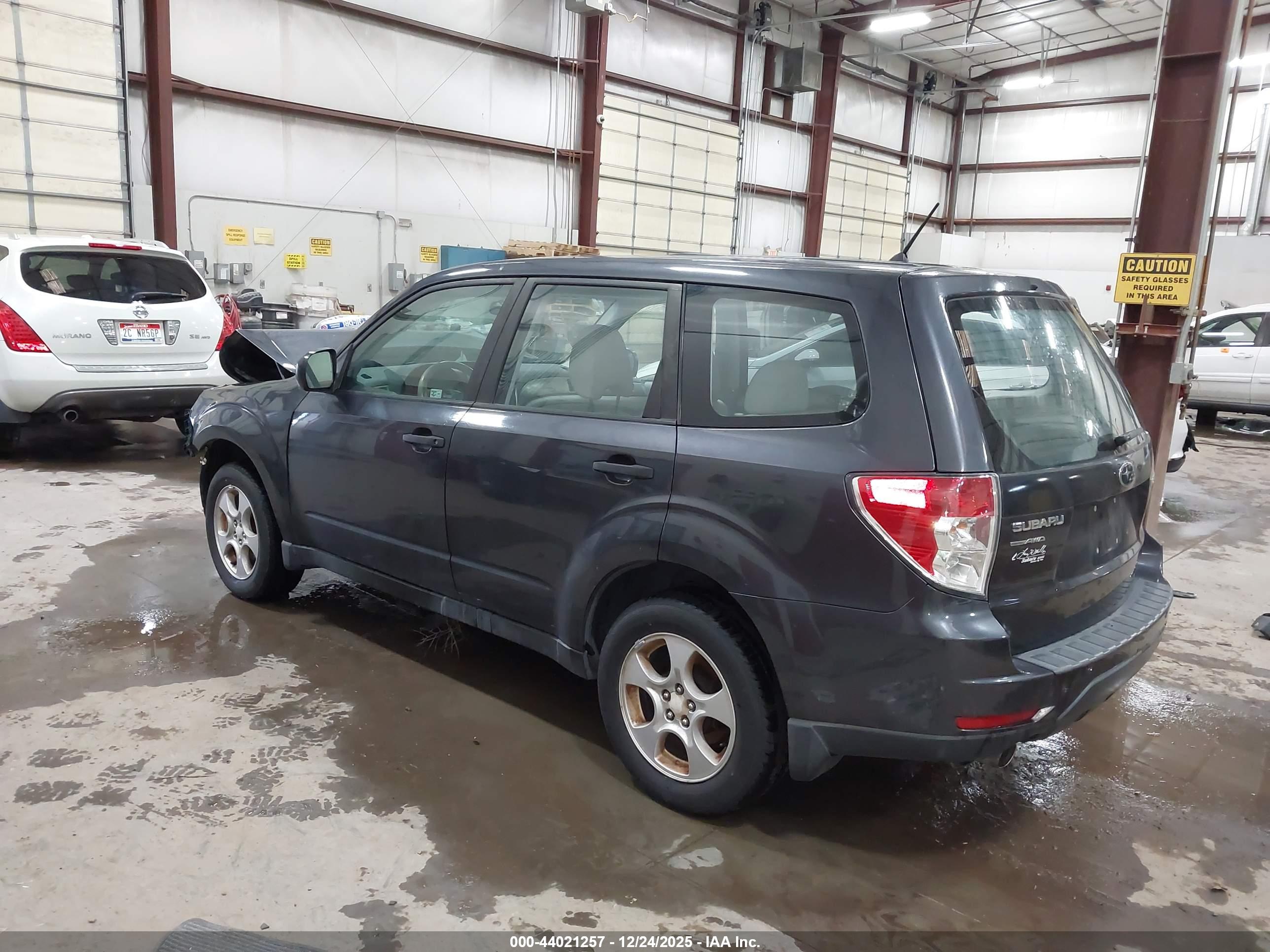 SUBARU FORESTER image 3