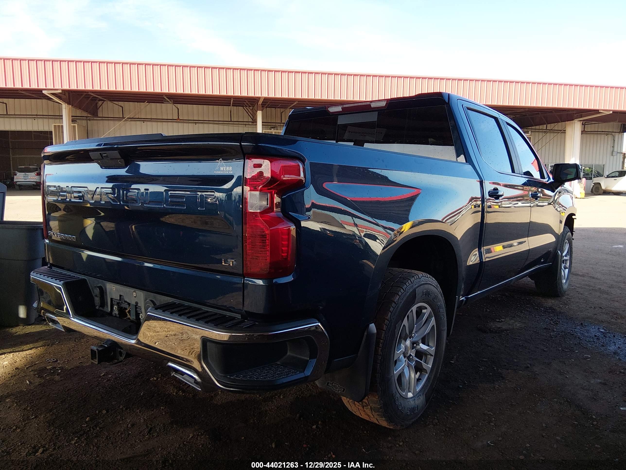 CHEVROLET SILVERADO image 4