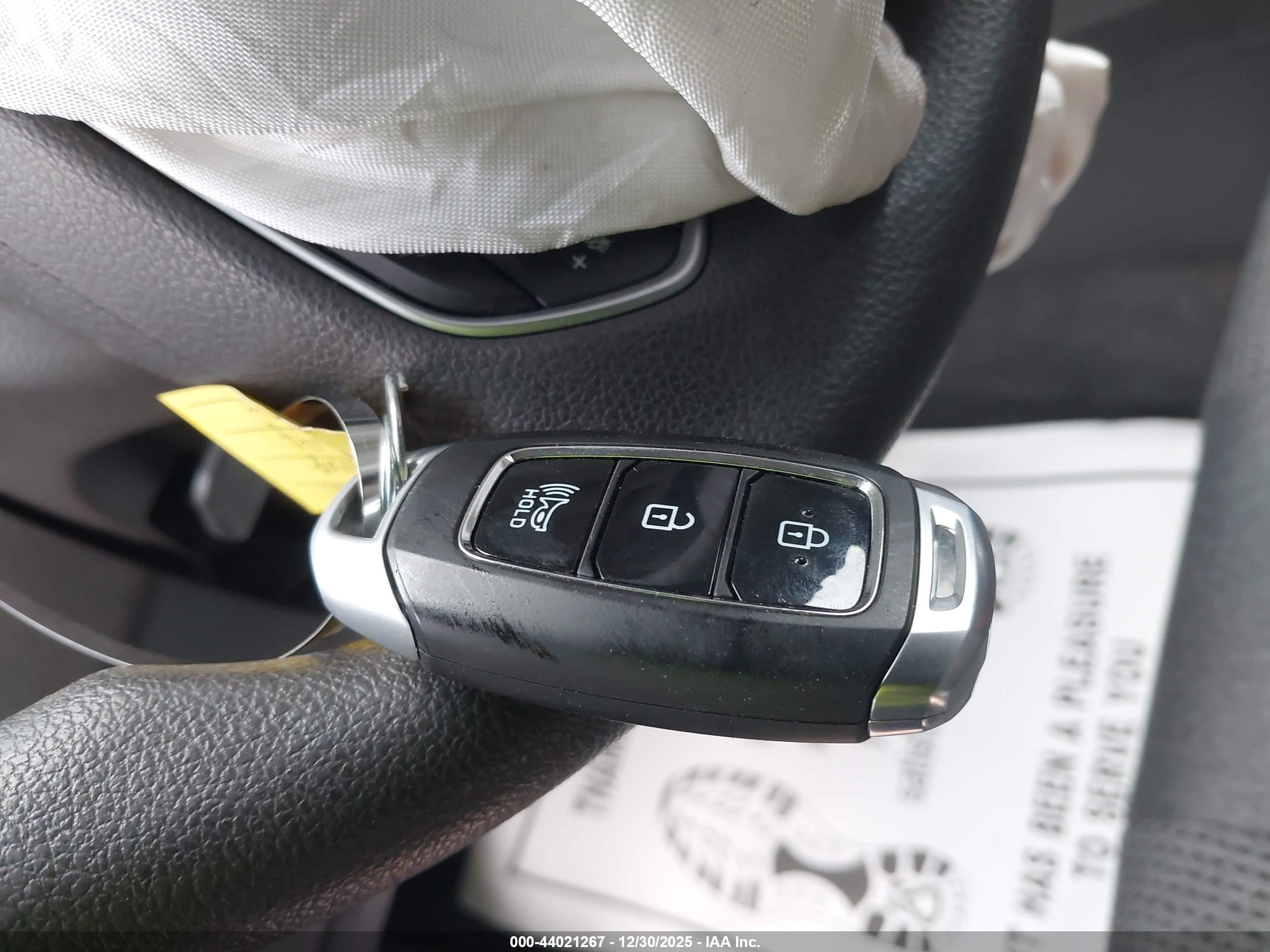 HYUNDAI SANTA image 11