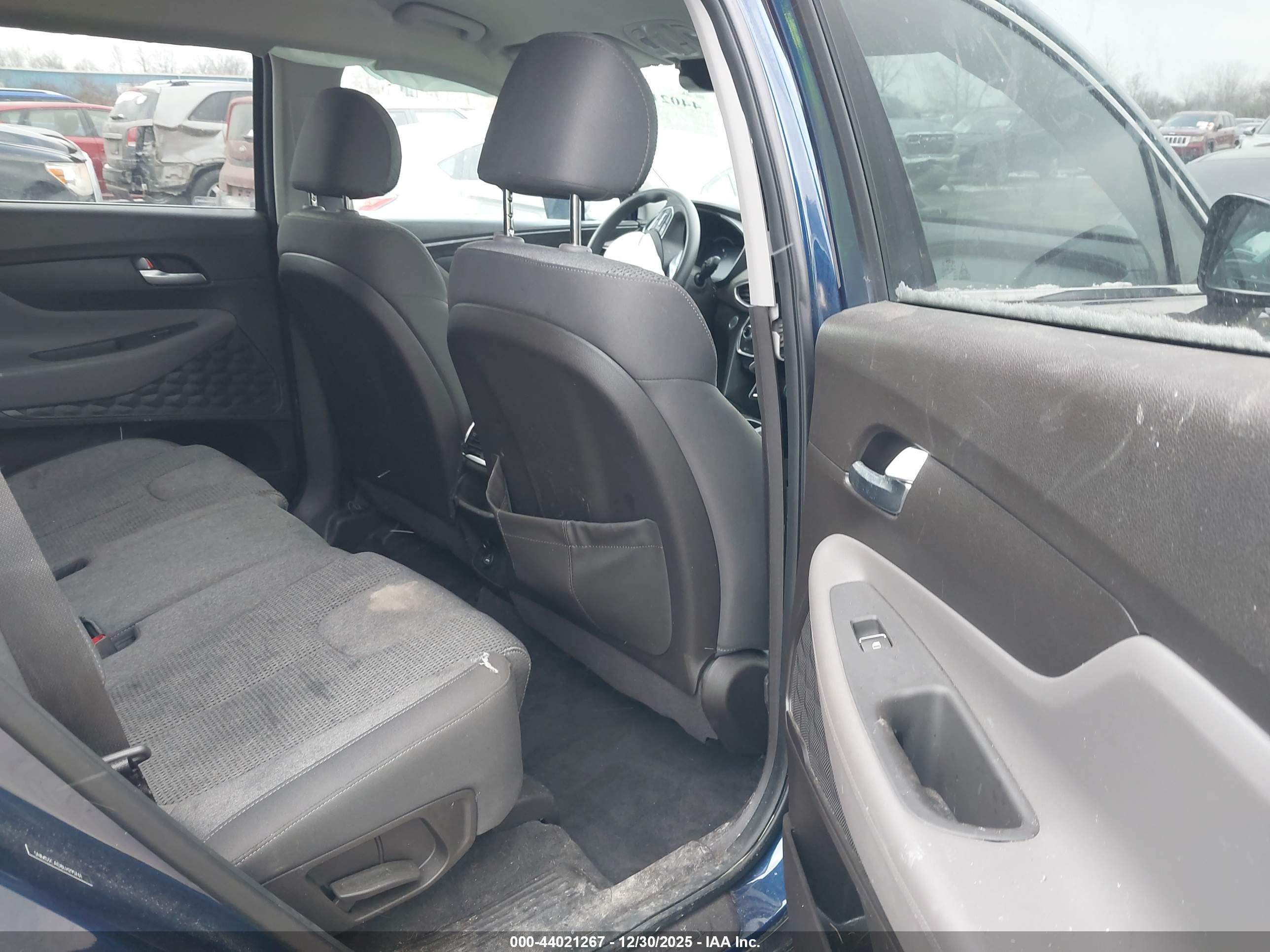 HYUNDAI SANTA image 8