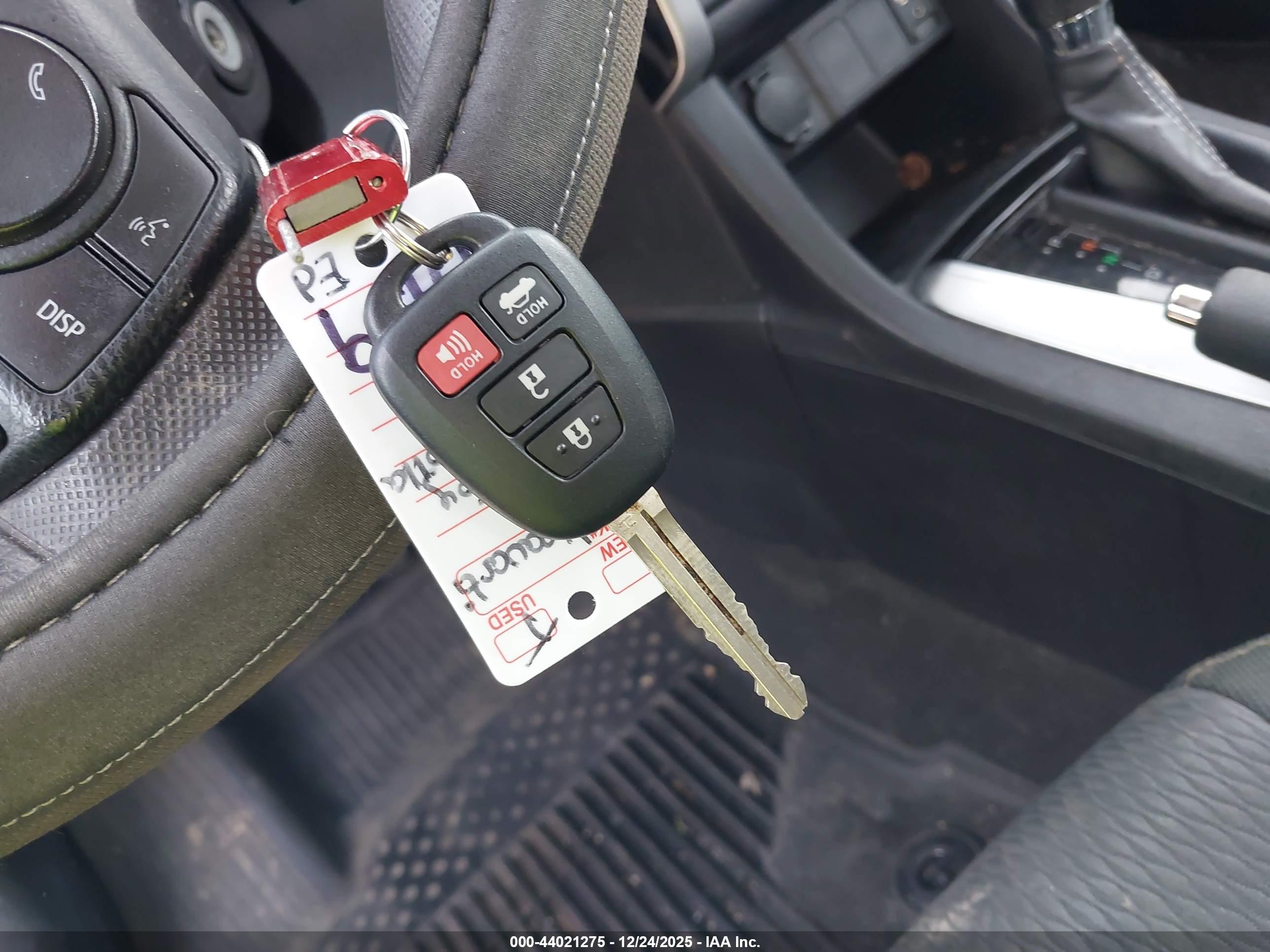 TOYOTA COROLLA image 11