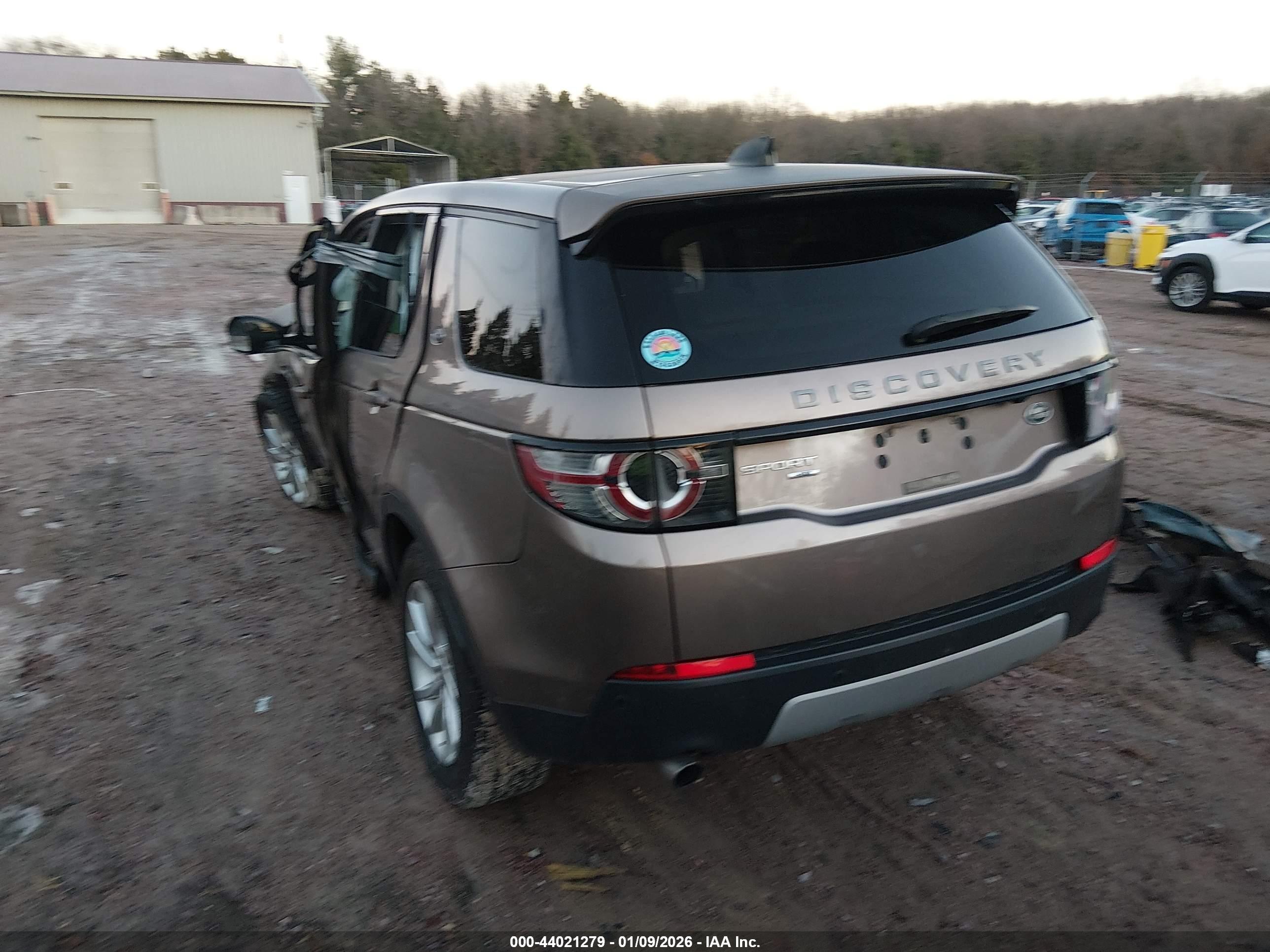 LAND ROVER image 3