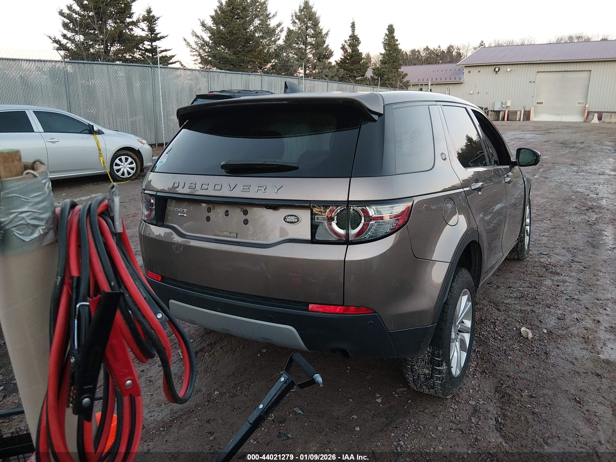 LAND ROVER image 4